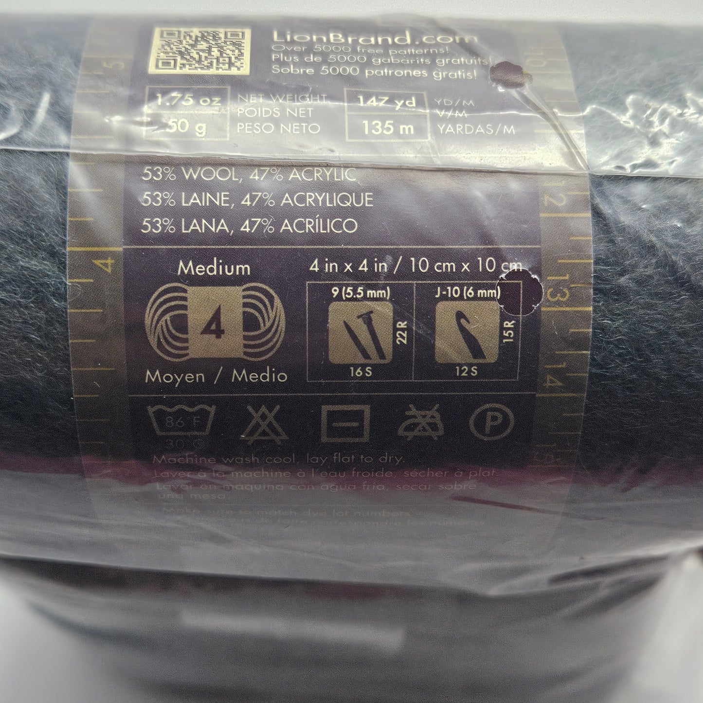 Lion Brand Amazing Yarn 53% wool 47% acrylic 3 Skeins Same Lot, Olympia, 4 Med