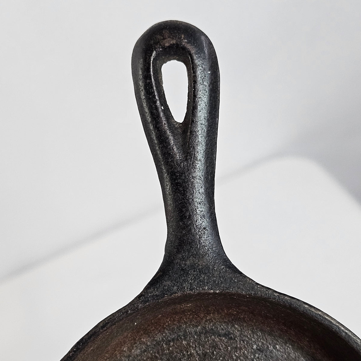 Wagner 1050 vintage cast iron ashtray