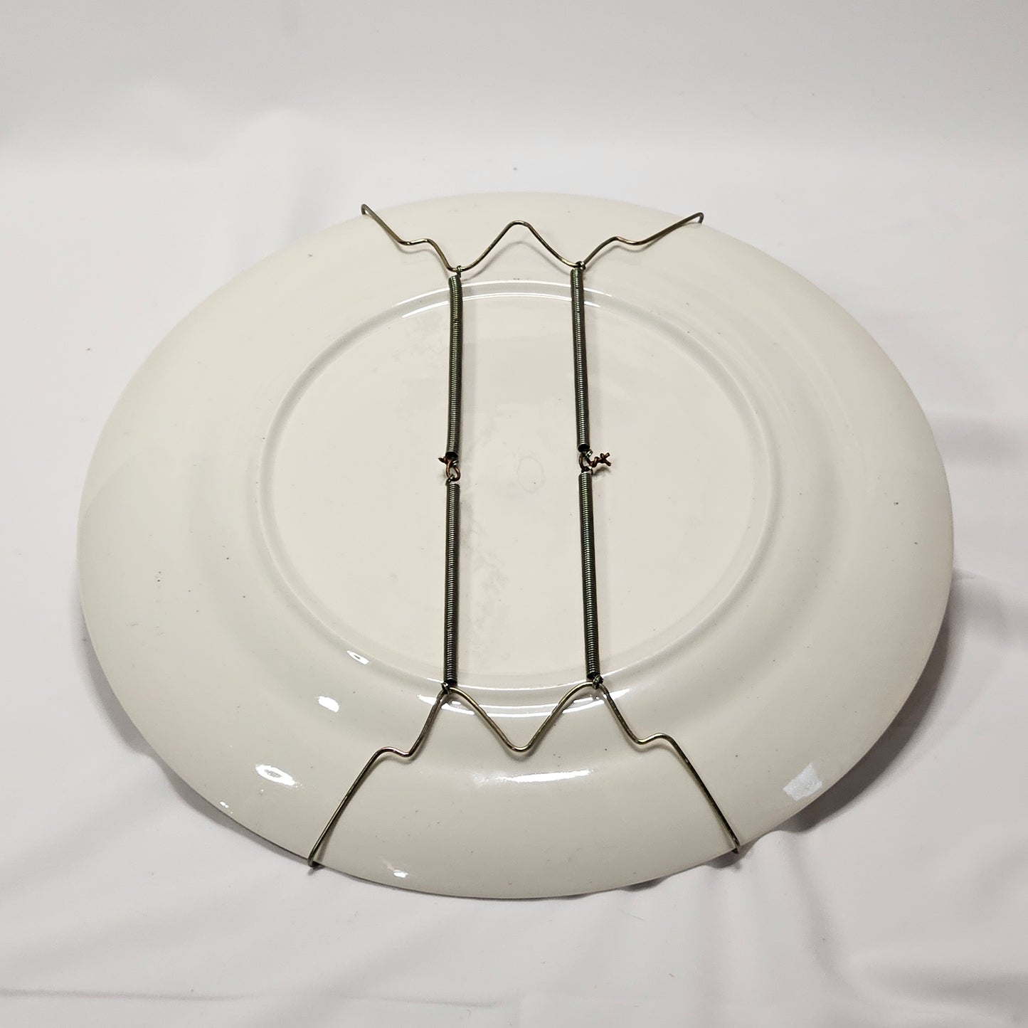 Arkansas State decorative plate with hanger, 10", red and gold