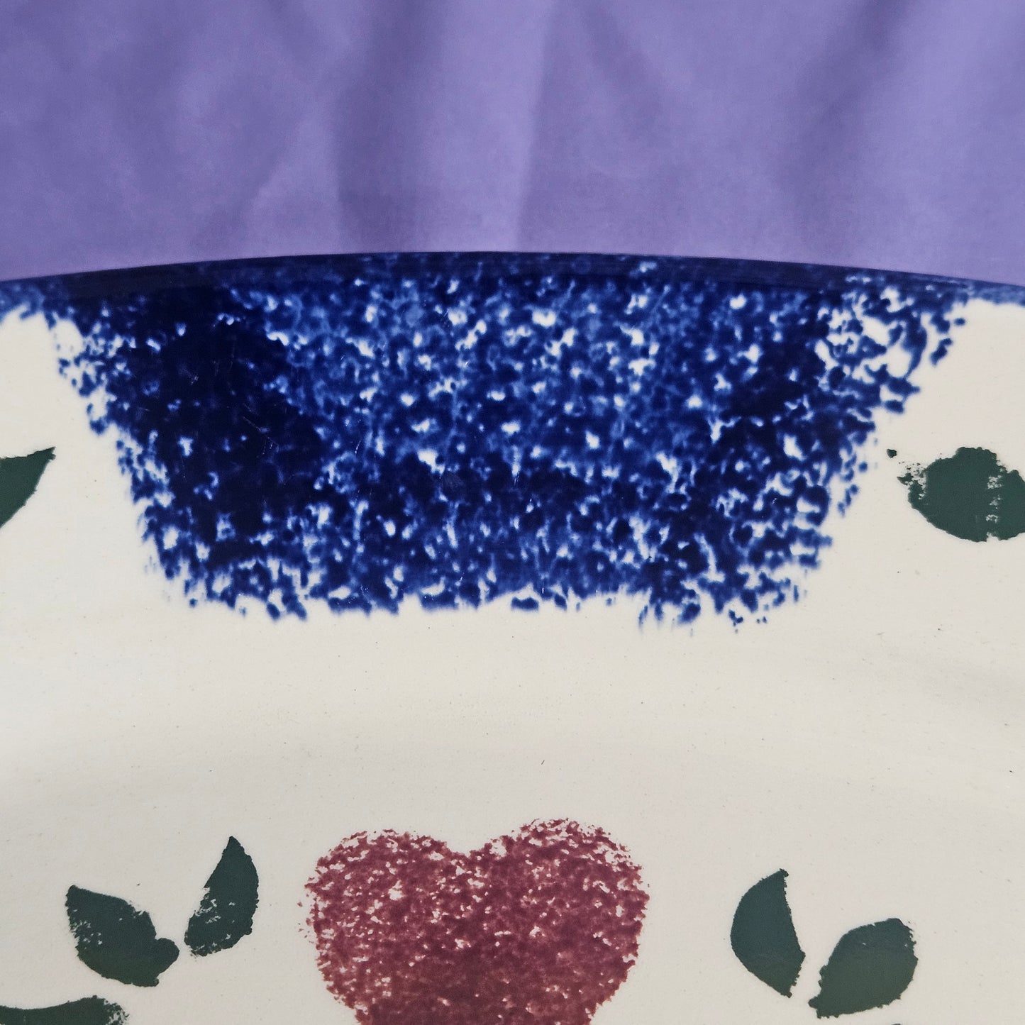 Spongeware oval platter with heart motif, 10x15,