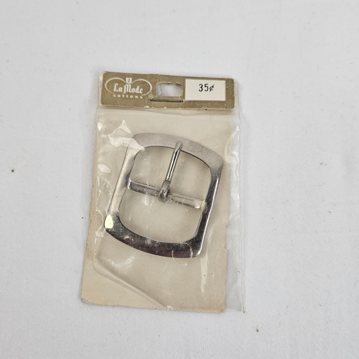 Lot of 11 vintage La Mode fashion belt buckles