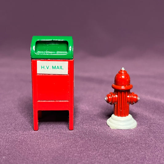 Department 56 Heritage Village Collection #5214-0, Mailbox and Fire Hydrant
