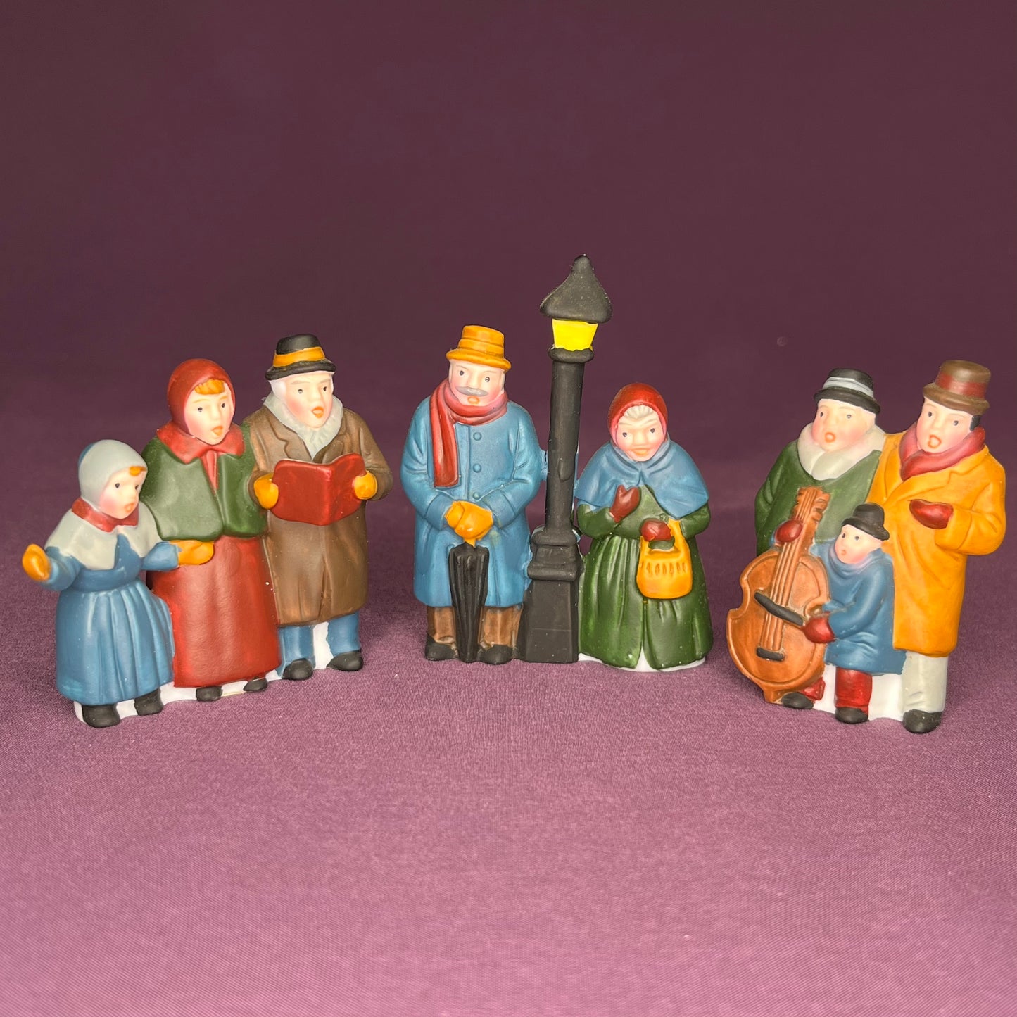 Carolers, early black post version, Department 56 Heritage Village Collection, #6526-9
