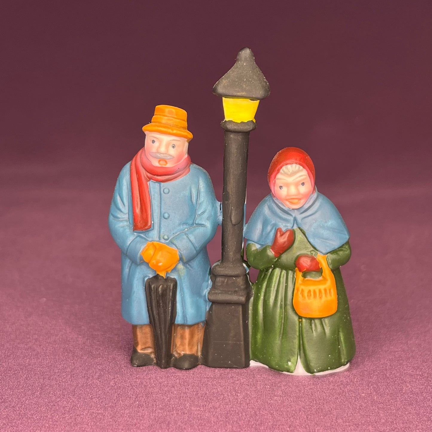 Carolers, early black post version, Department 56 Heritage Village Collection, #6526-9