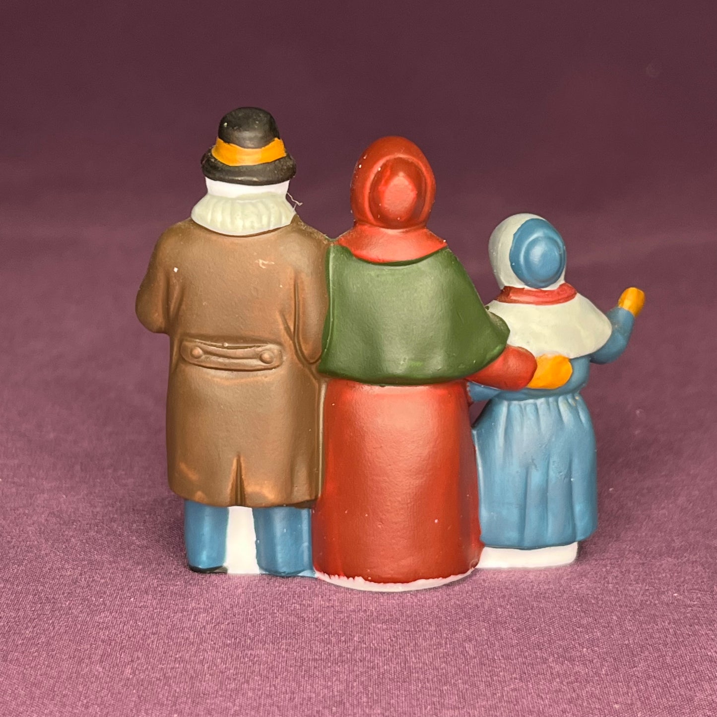 Carolers, early black post version, Department 56 Heritage Village Collection, #6526-9