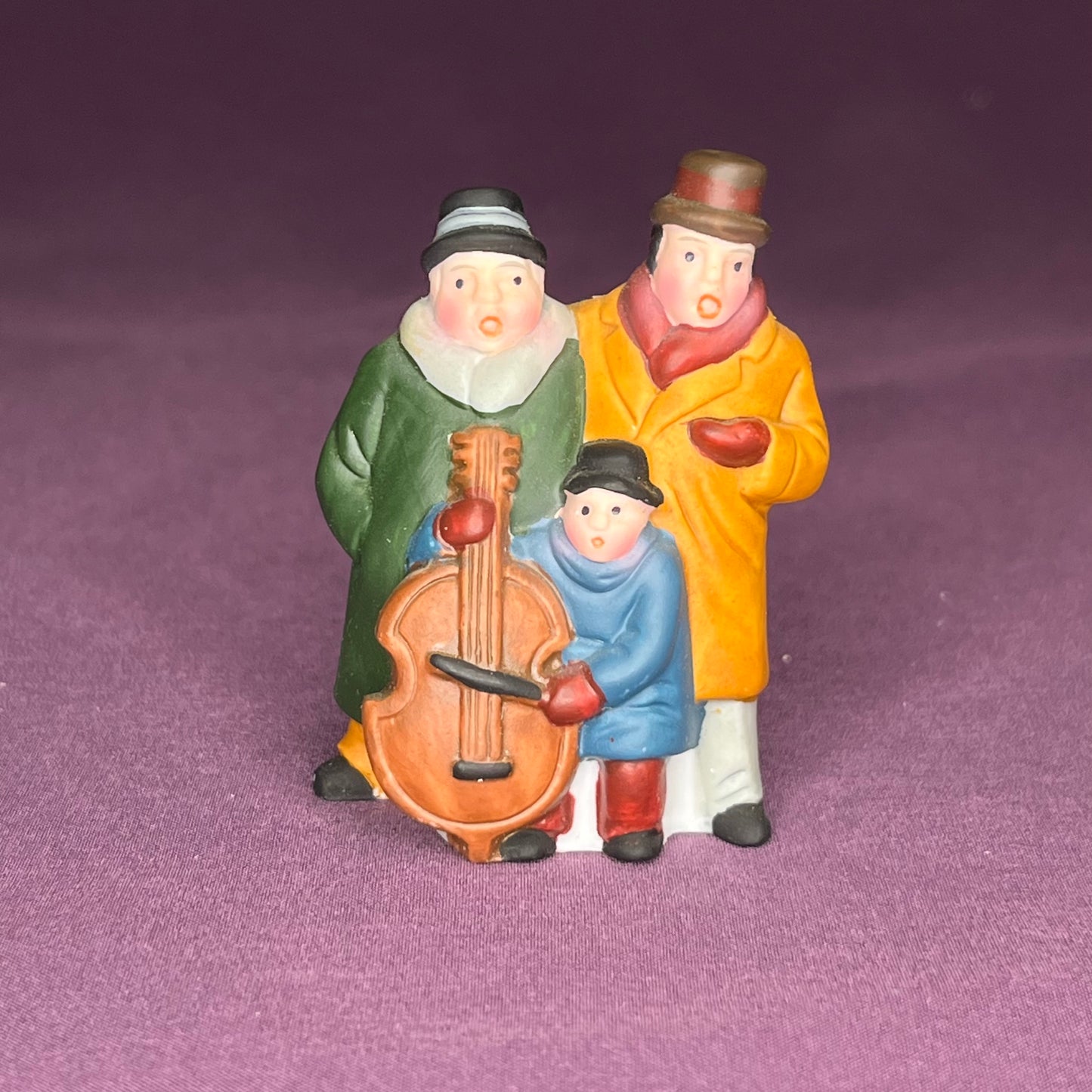 Carolers, early black post version, Department 56 Heritage Village Collection, #6526-9