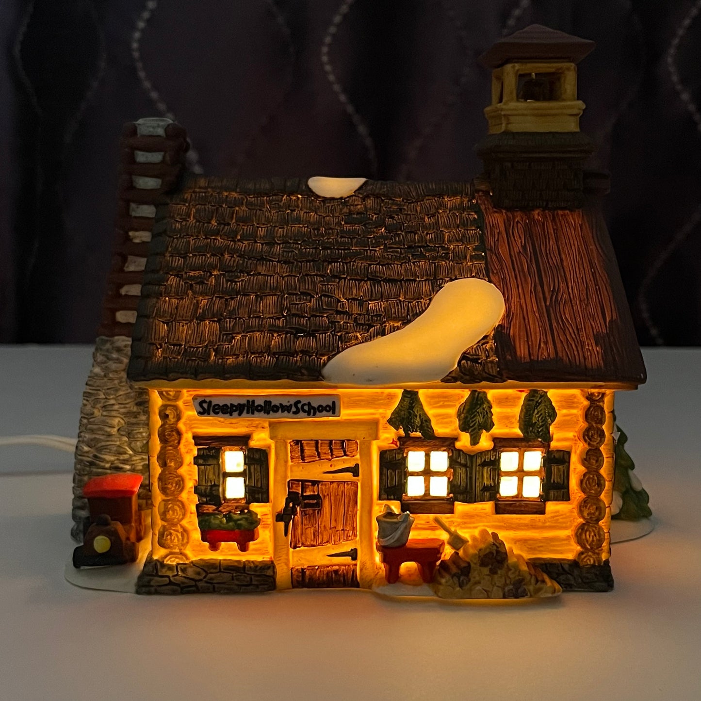 Sleepy Hollow School, Department 56 New England Village, #59544