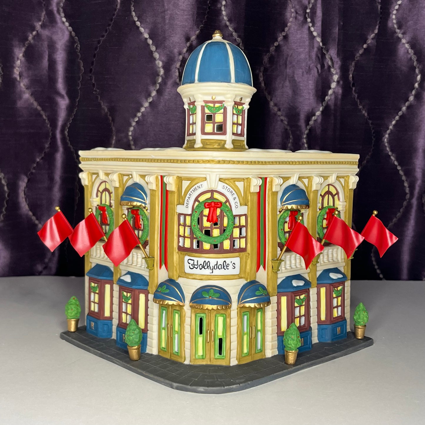 Dept. 56 Hollydale's Department Store #55344 Christmas In City Series, complete