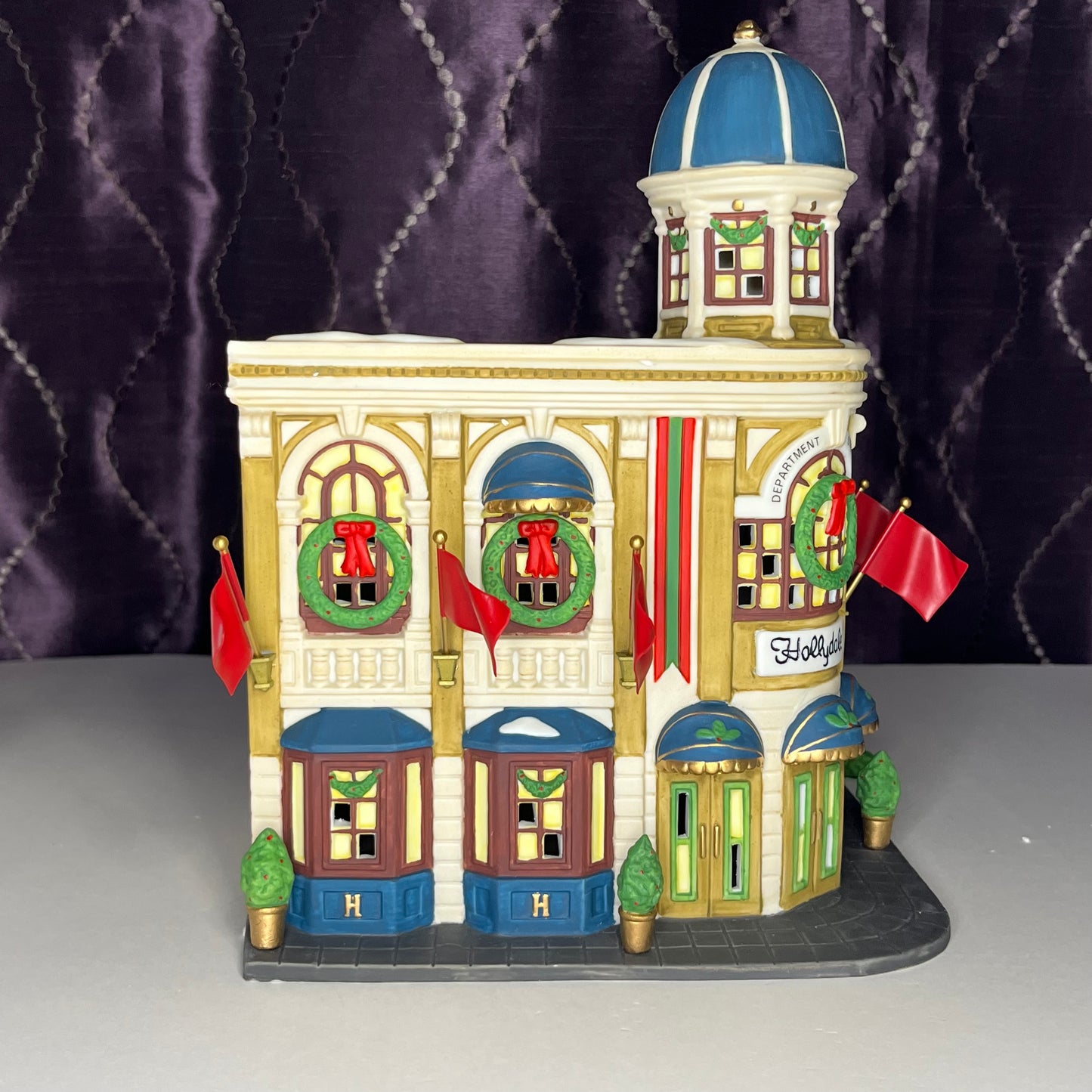 Dept. 56 Hollydale's Department Store #55344 Christmas In City Series, complete