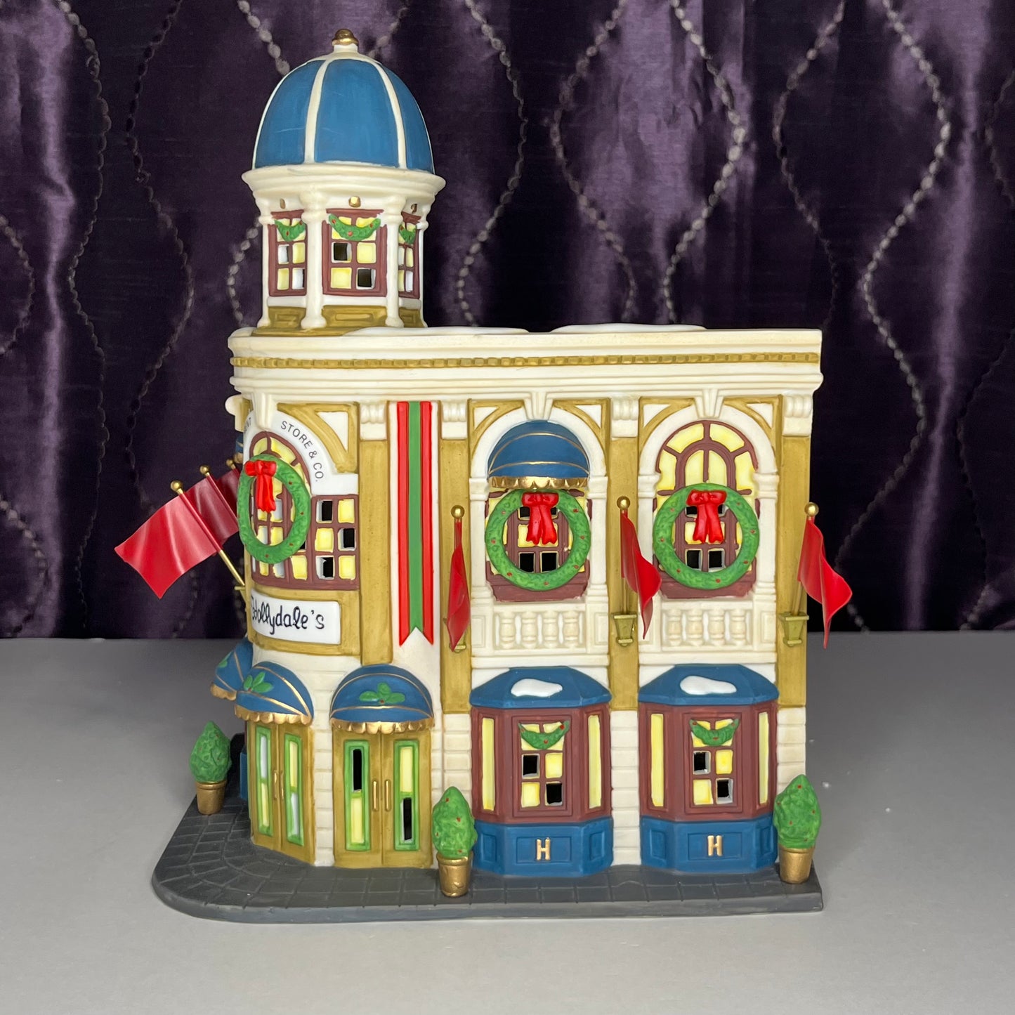 Dept. 56 Hollydale's Department Store #55344 Christmas In City Series, complete