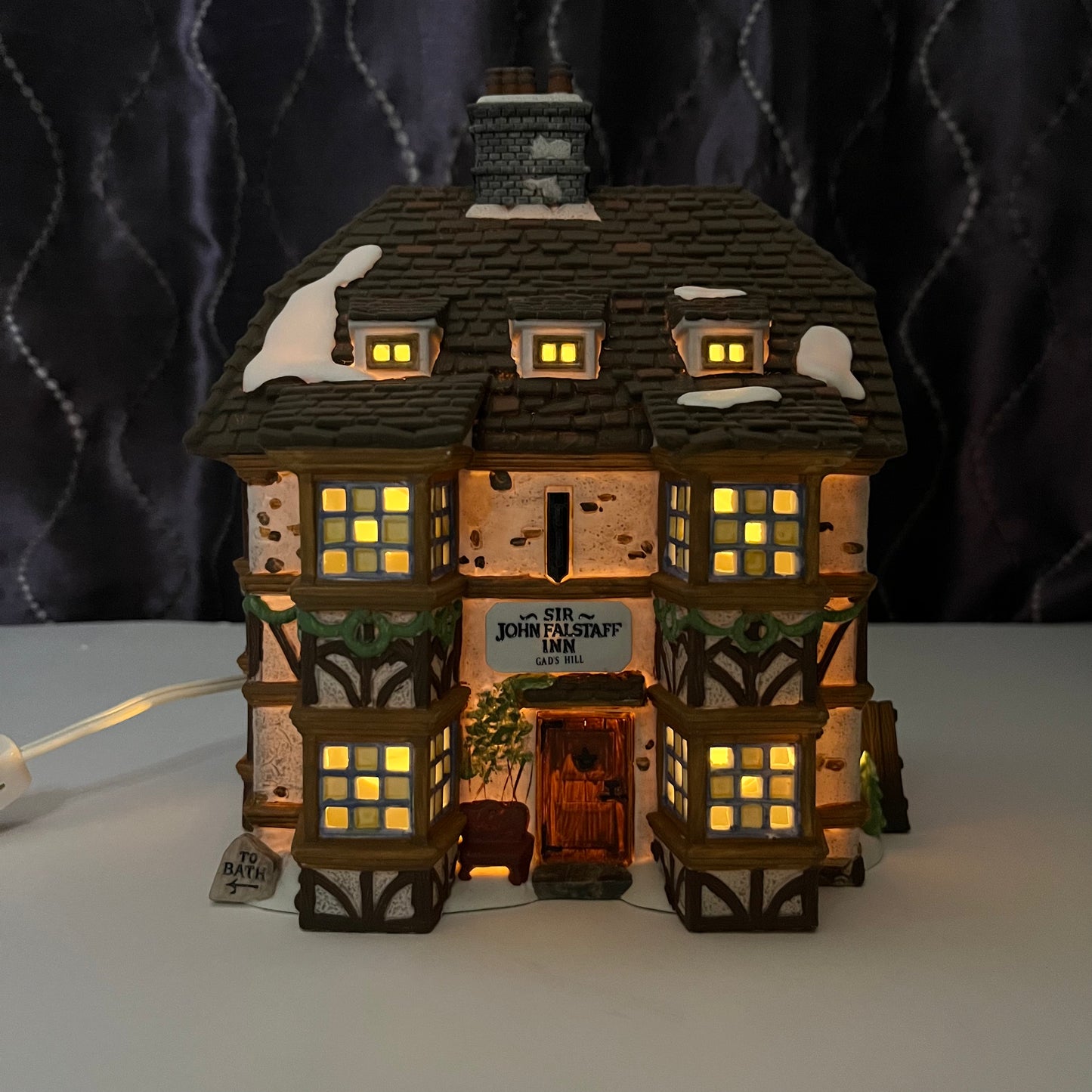 Sir John Falstaff Inn, 4th Edition, Dickens Village Series, Department 56, 1995
