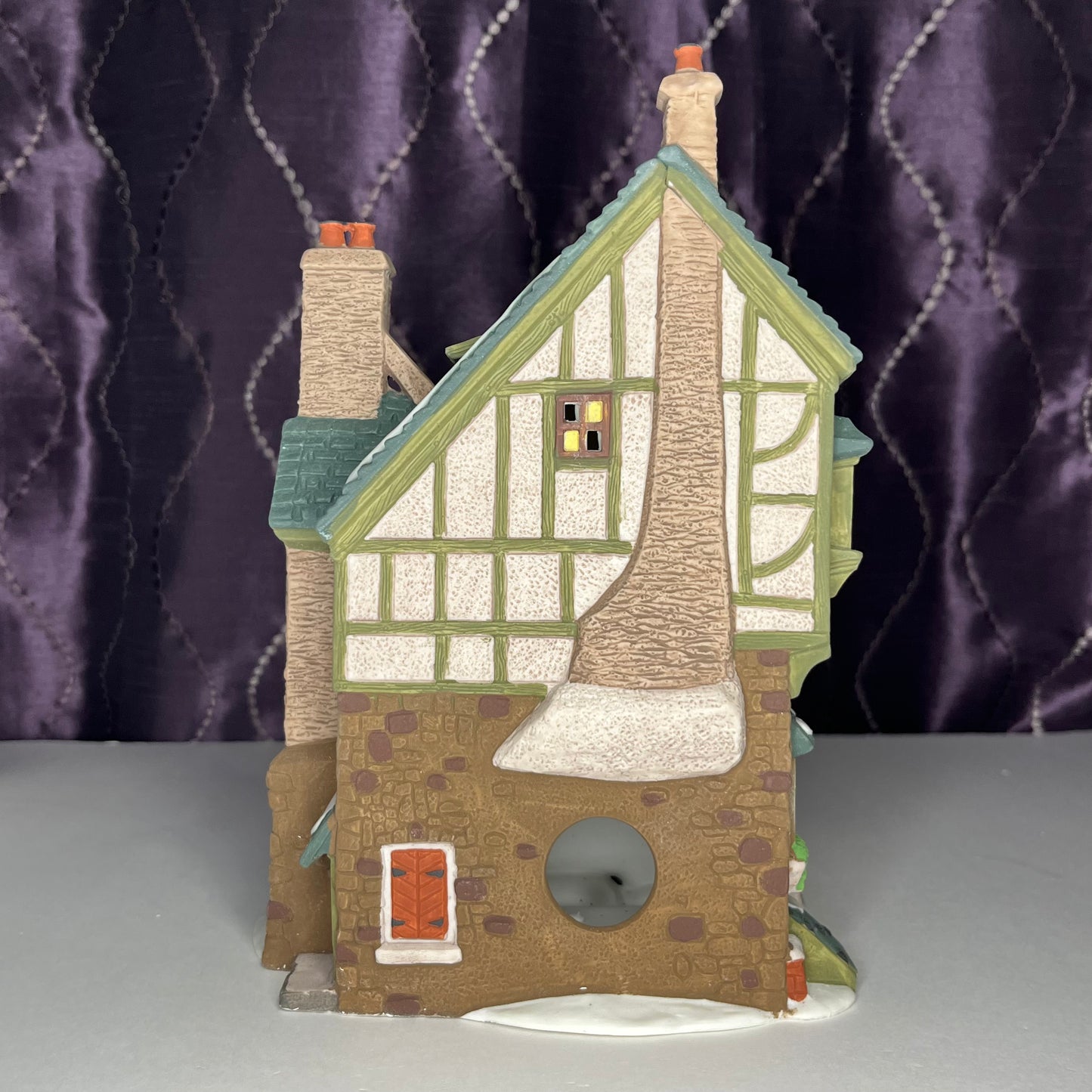 The Pied Bull Inn, 2nd Edition, Department 56, Heritage Village Collection, 1993