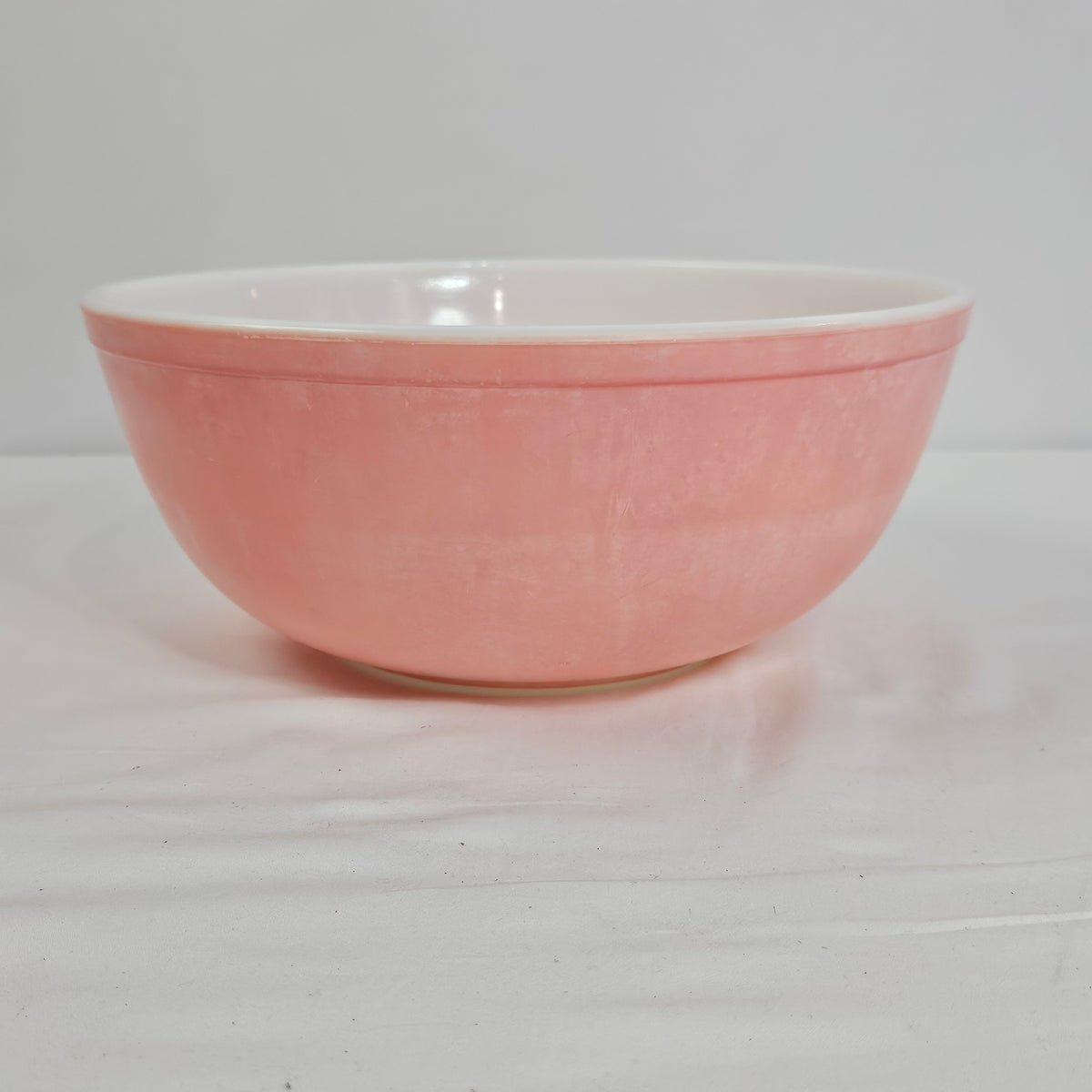 Vintage Pyrex 404, Flamingo Pink, 4 qt mixing bowl