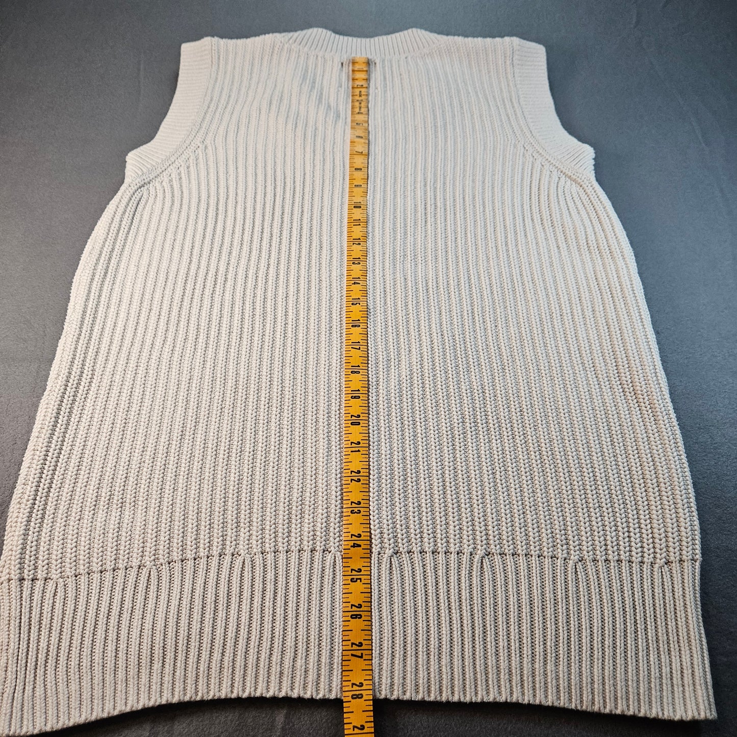 Abercrombie and Fitch white, sleeveless, v-neck tunic sweater, medium