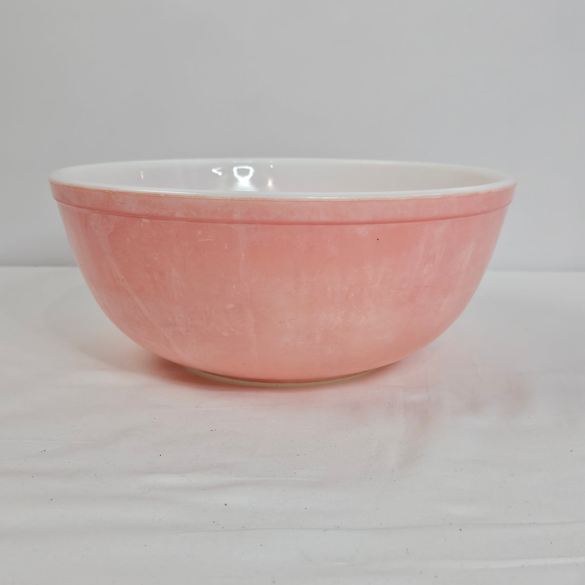 Vintage Pyrex 404, Flamingo Pink, 4 qt mixing bowl