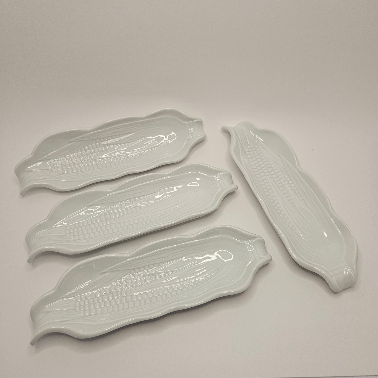 PILLIVUYT Porcelain 4 Corn on the Cob Holders, France, Depuis 1818, U12