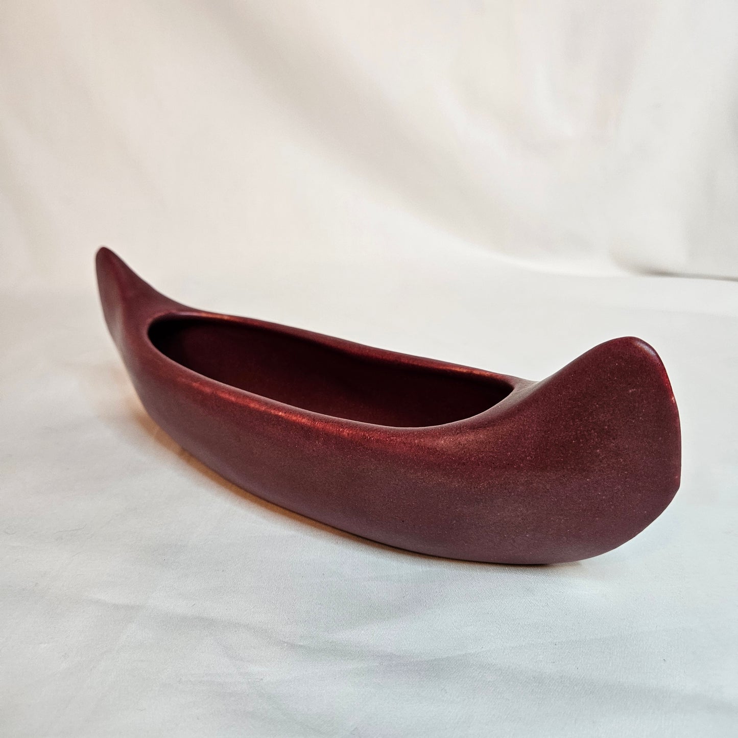 Niloak Pottery vintage Indian Canoe, Fox Red Lewis glaze color