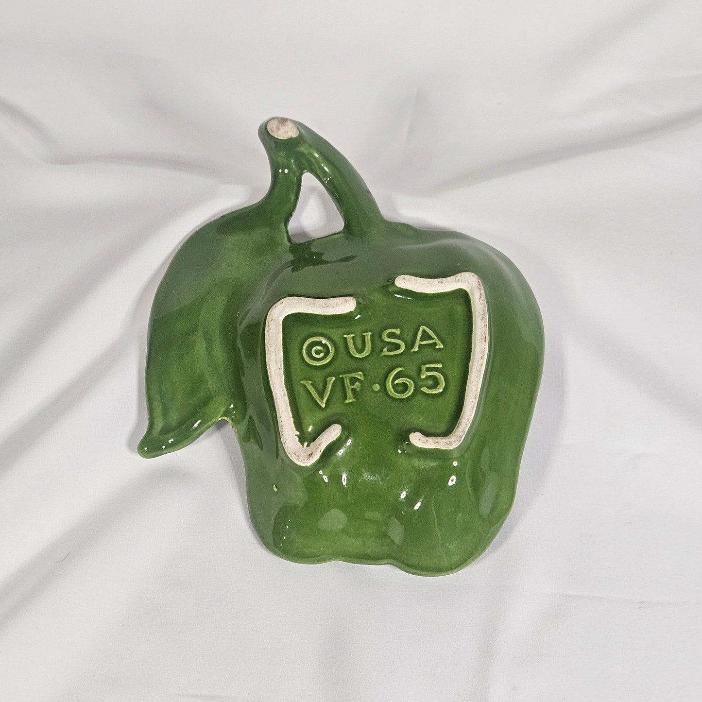 Vintage Green Pepper ceramic spoon rest, marked USA VF-65