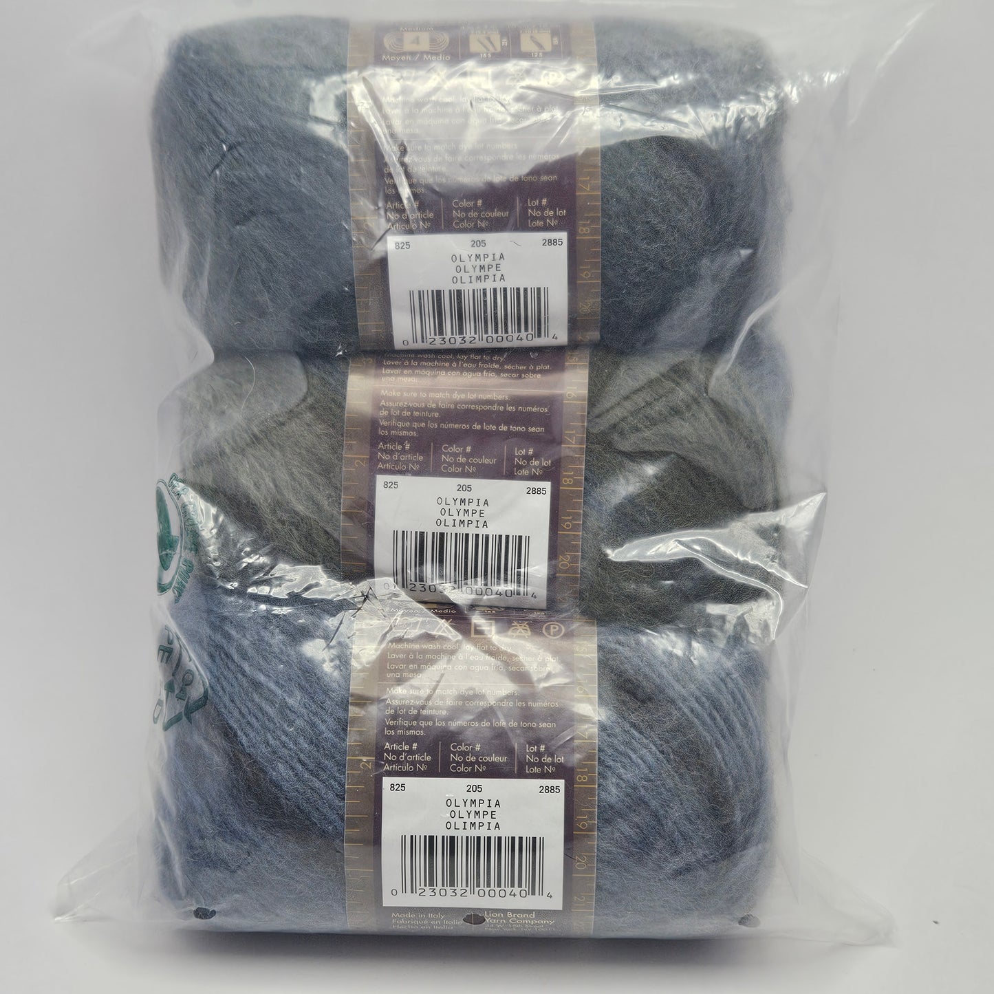 Lion Brand Amazing Yarn 53% wool 47% acrylic 3 Skeins Same Lot, Olympia, 4 Med