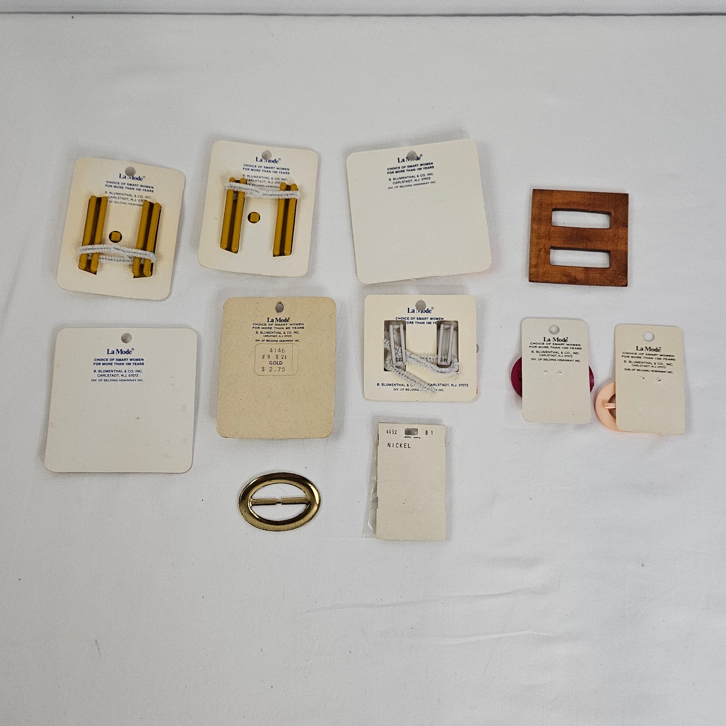Lot of 11 vintage La Mode fashion belt buckles