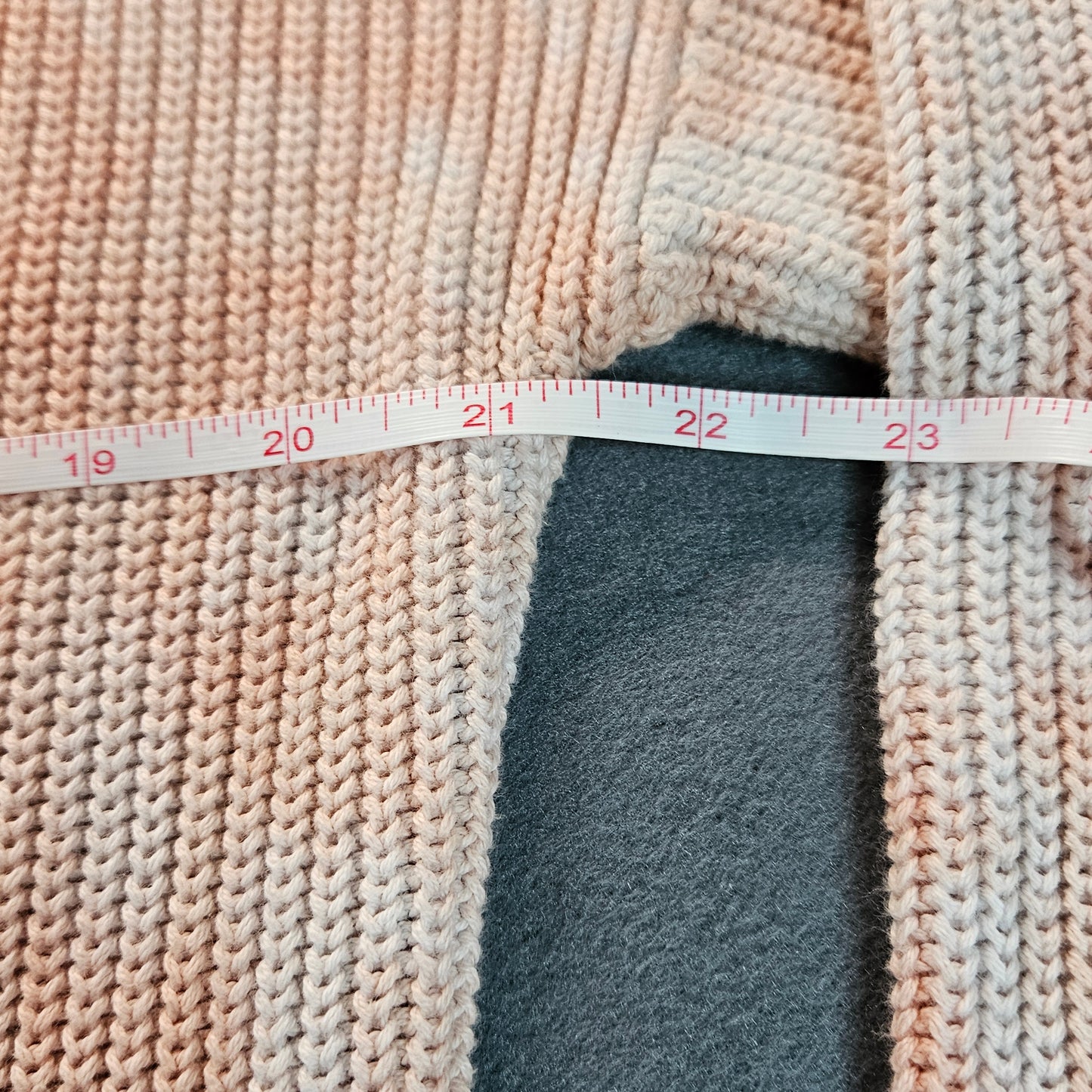 Universal Threads long-sleeve cardigan with front pockets, 100% cotton, marbled peach, S