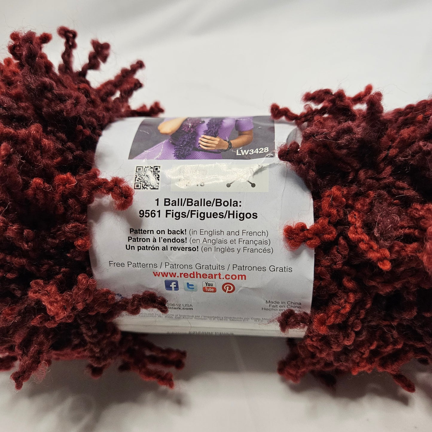 Red Heart Boutique Fizzle Yarn, Cranberries, super bulky yarn