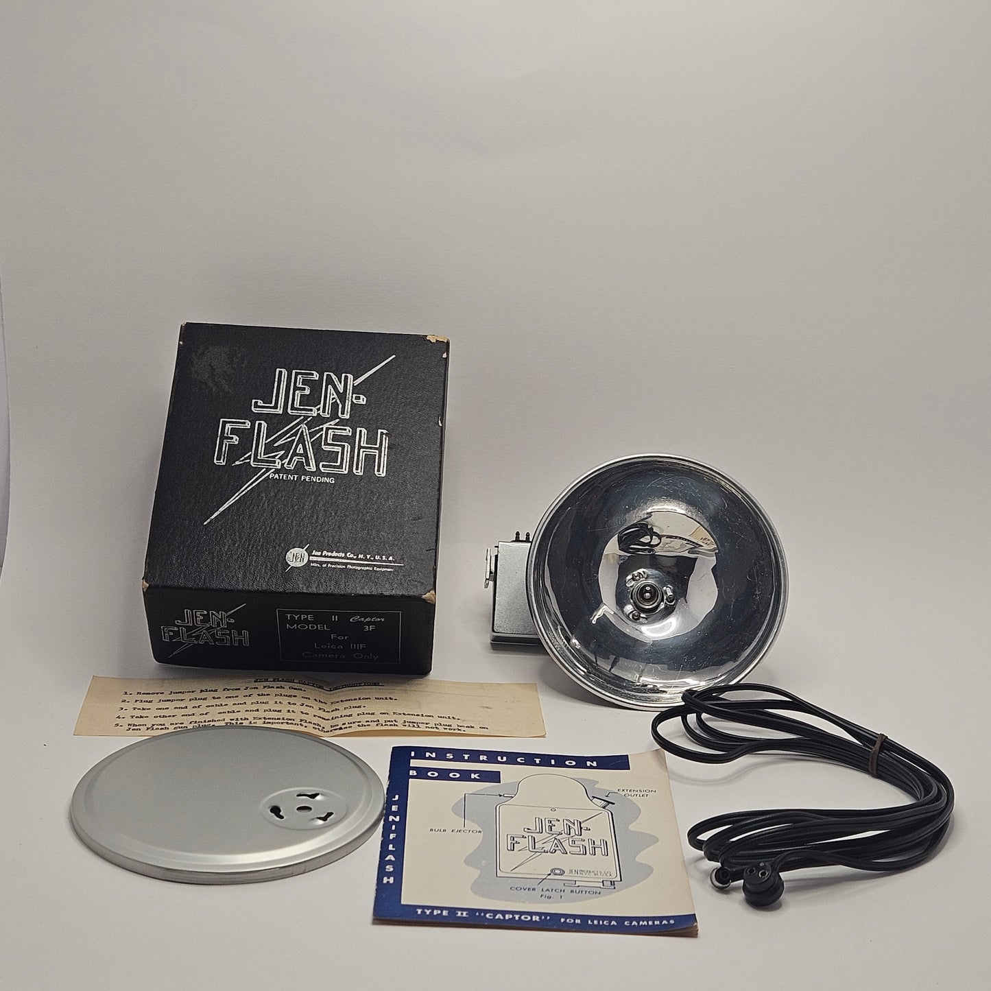 Jen-Flash Type II Captor Model 3F for  Leica IIIF Camera, Not tested