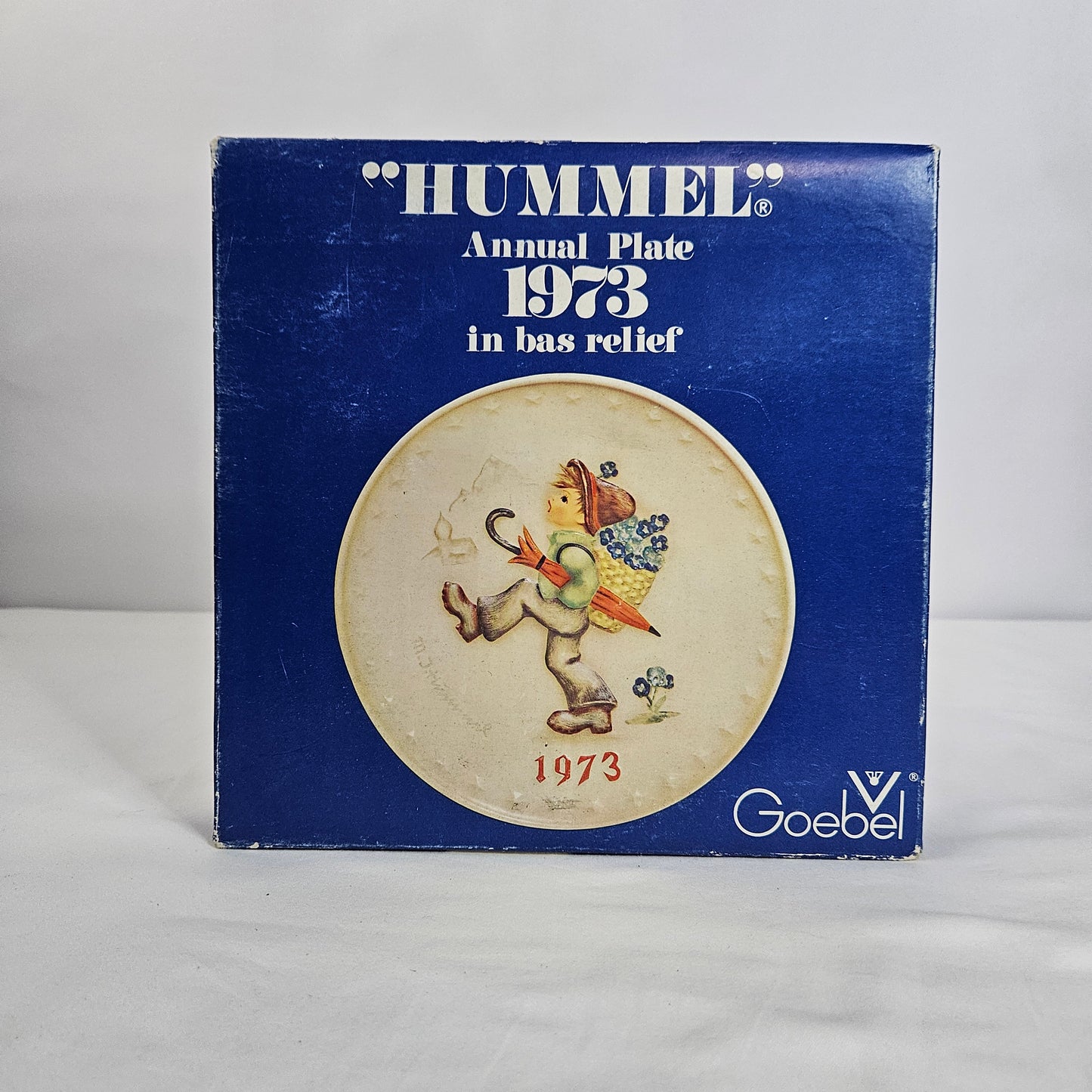 Hummel Annual Plate by Goebel, 1973 in original packaging.