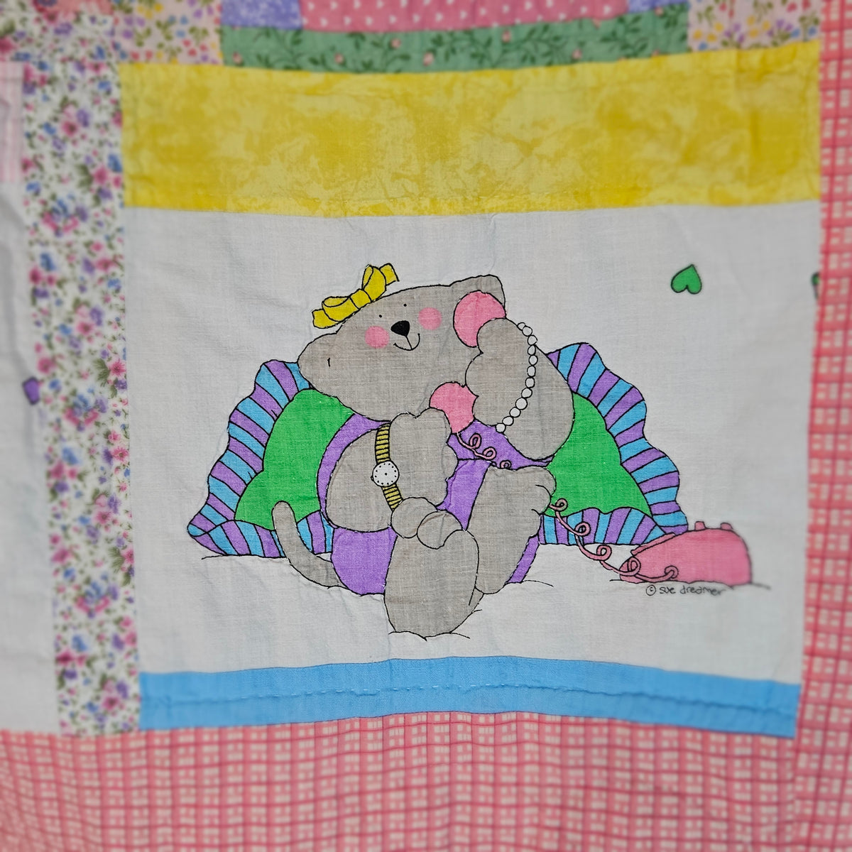Vintage hand-quilted Sue Dreamer bear quilt, 66 x 58 inches