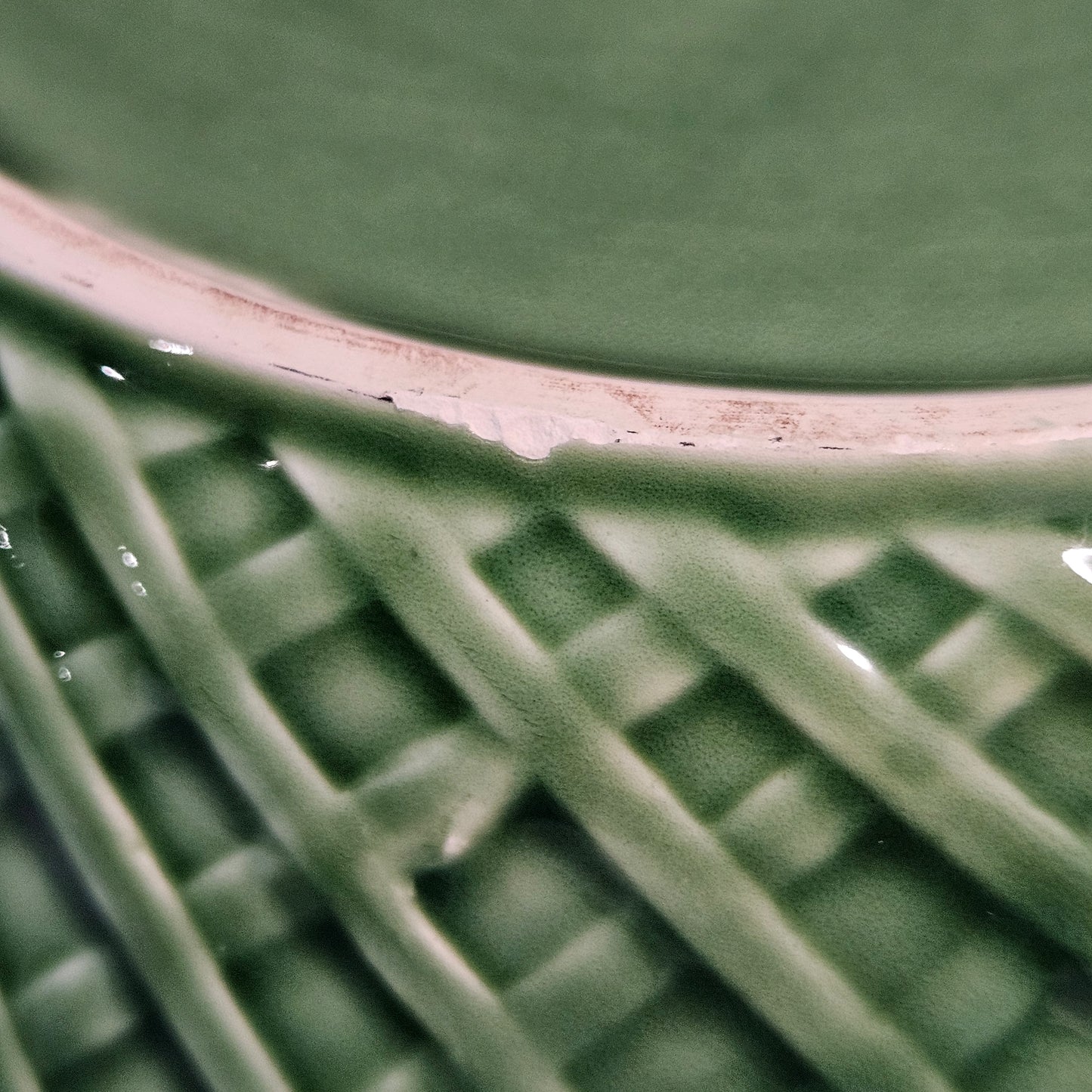 Vintage BORDALLO PINHEIRO Portugal - 13" Green Serving Bowl, Lattice with Grapevines