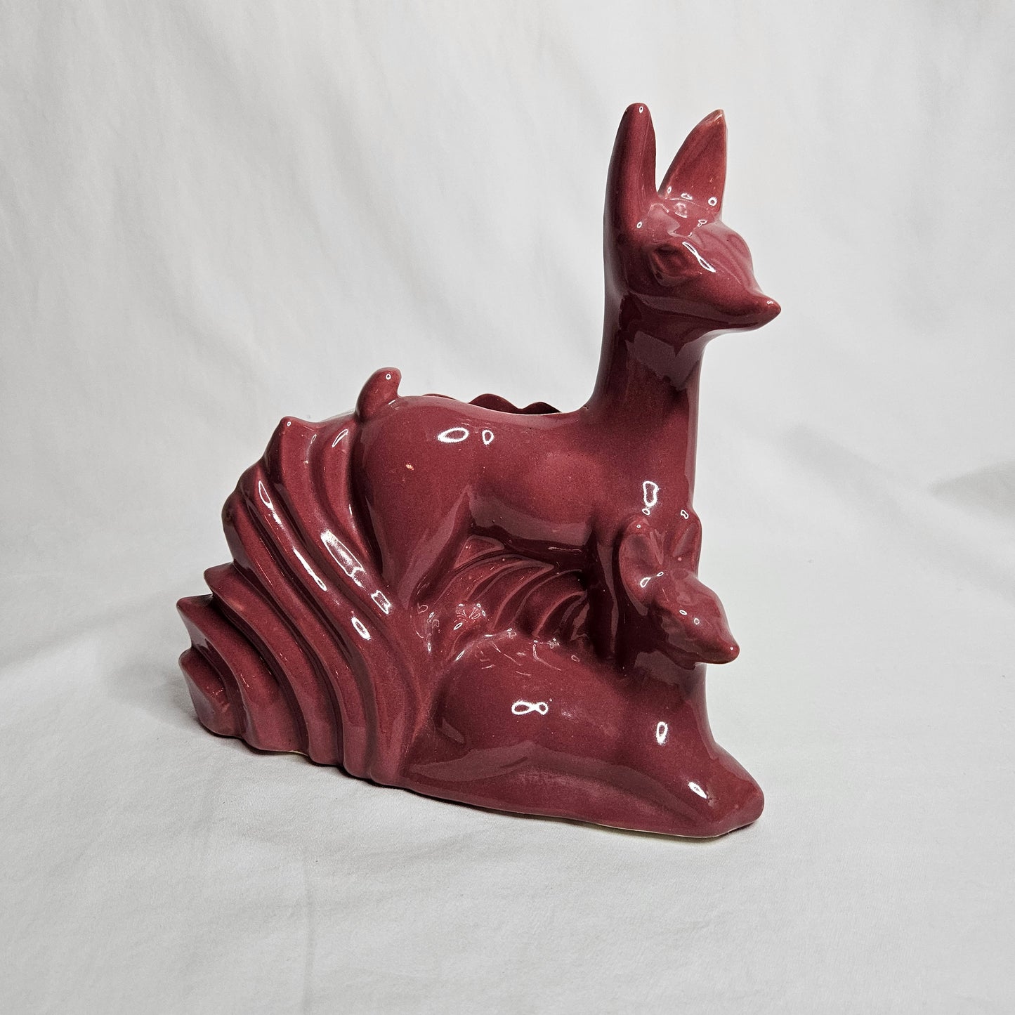 Vintage Niloak planter, Doe with fawn, Fox Red glossy glaze, 7.5 inches