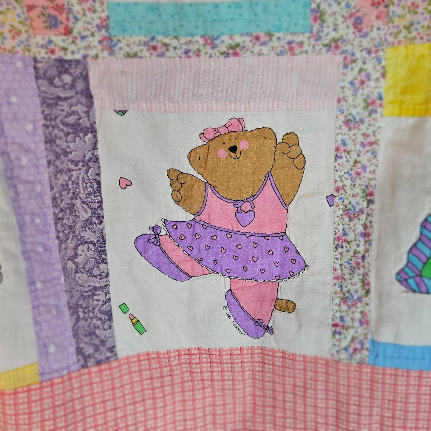 Vintage hand-quilted Sue Dreamer bear quilt, 66 x 58 inches