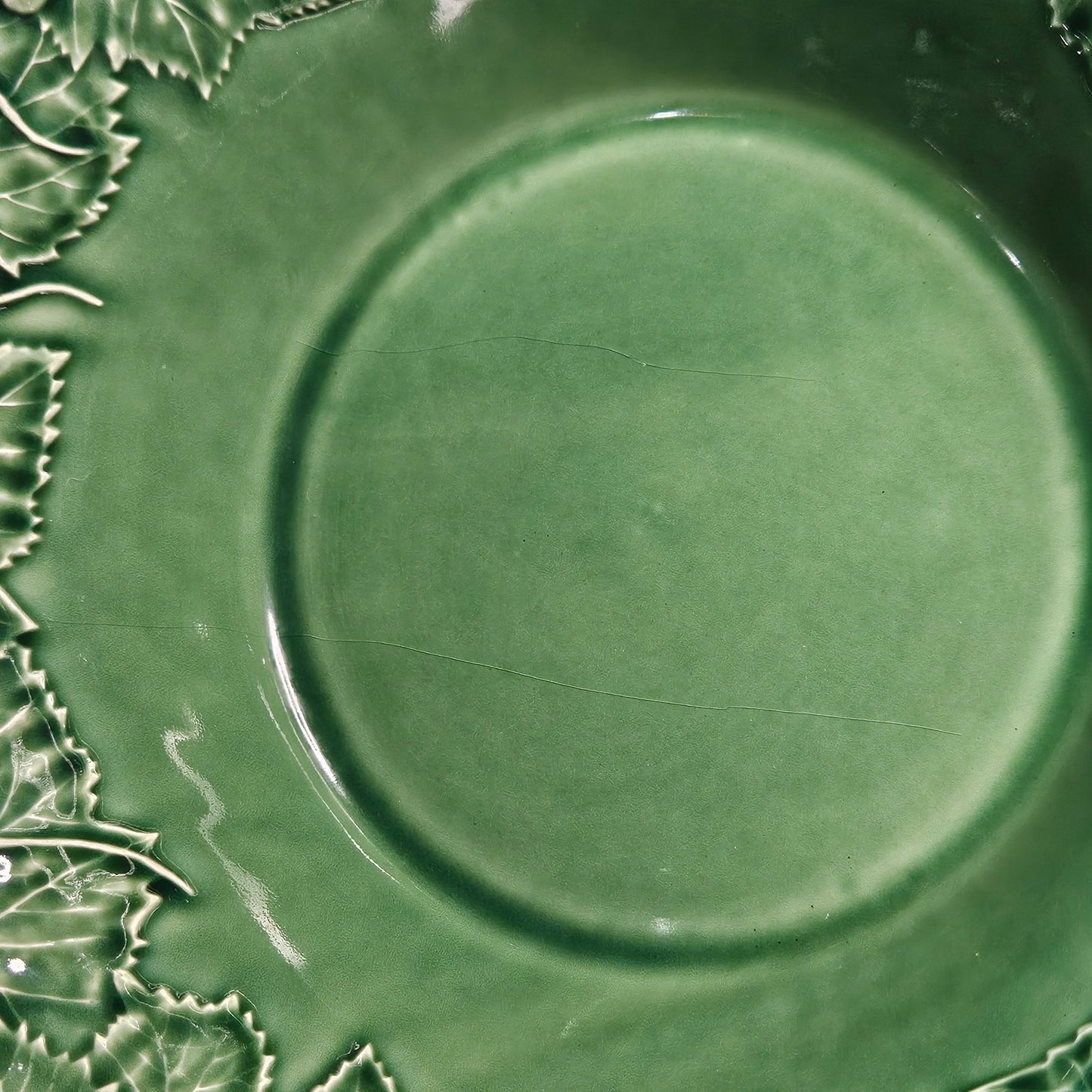 Vintage BORDALLO PINHEIRO Portugal - 13" Green Serving Bowl, Lattice with Grapevines