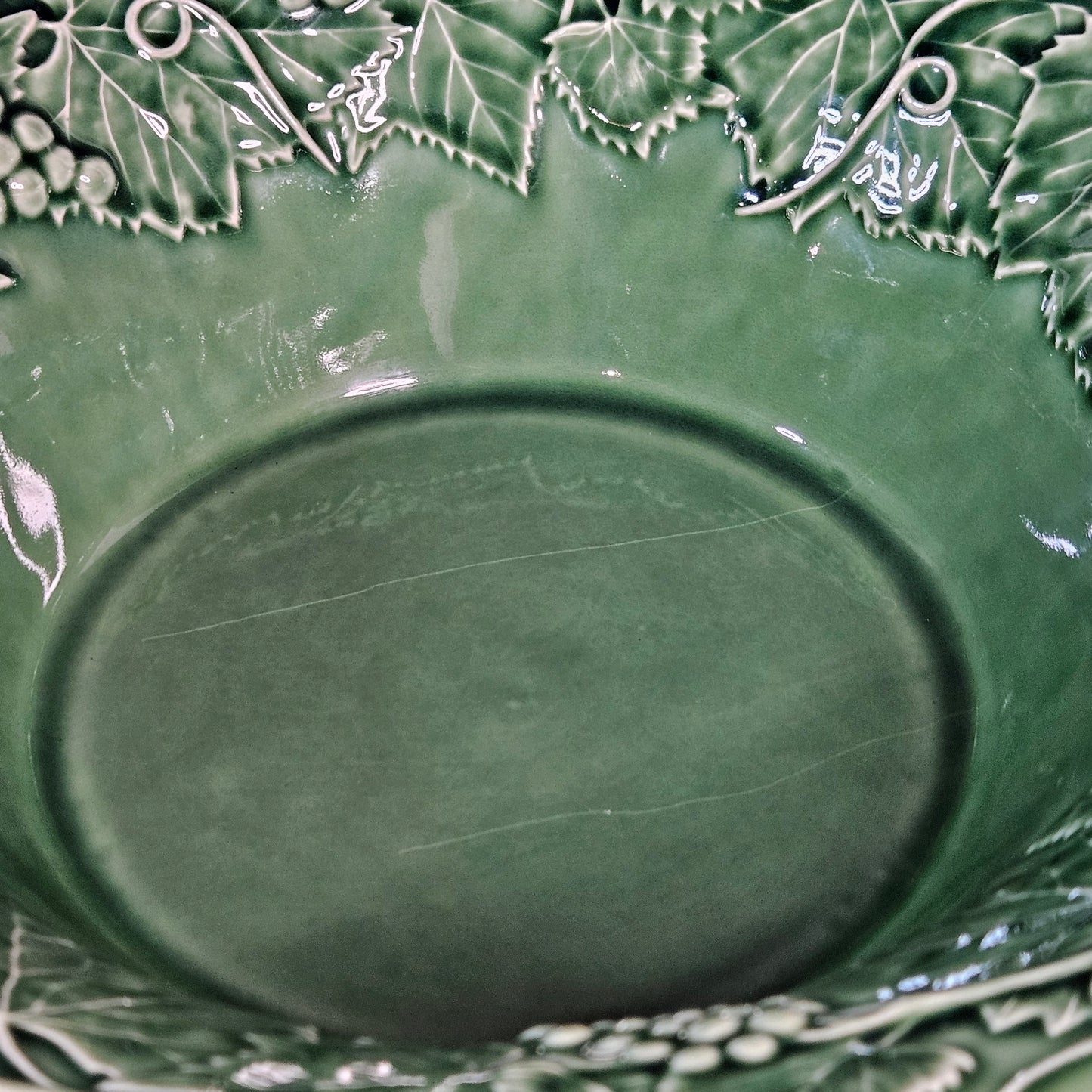 Vintage BORDALLO PINHEIRO Portugal - 13" Green Serving Bowl, Lattice with Grapevines
