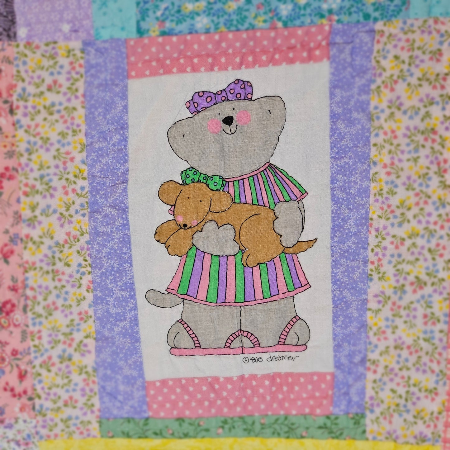Vintage hand-quilted Sue Dreamer bear quilt, 66 x 58 inches