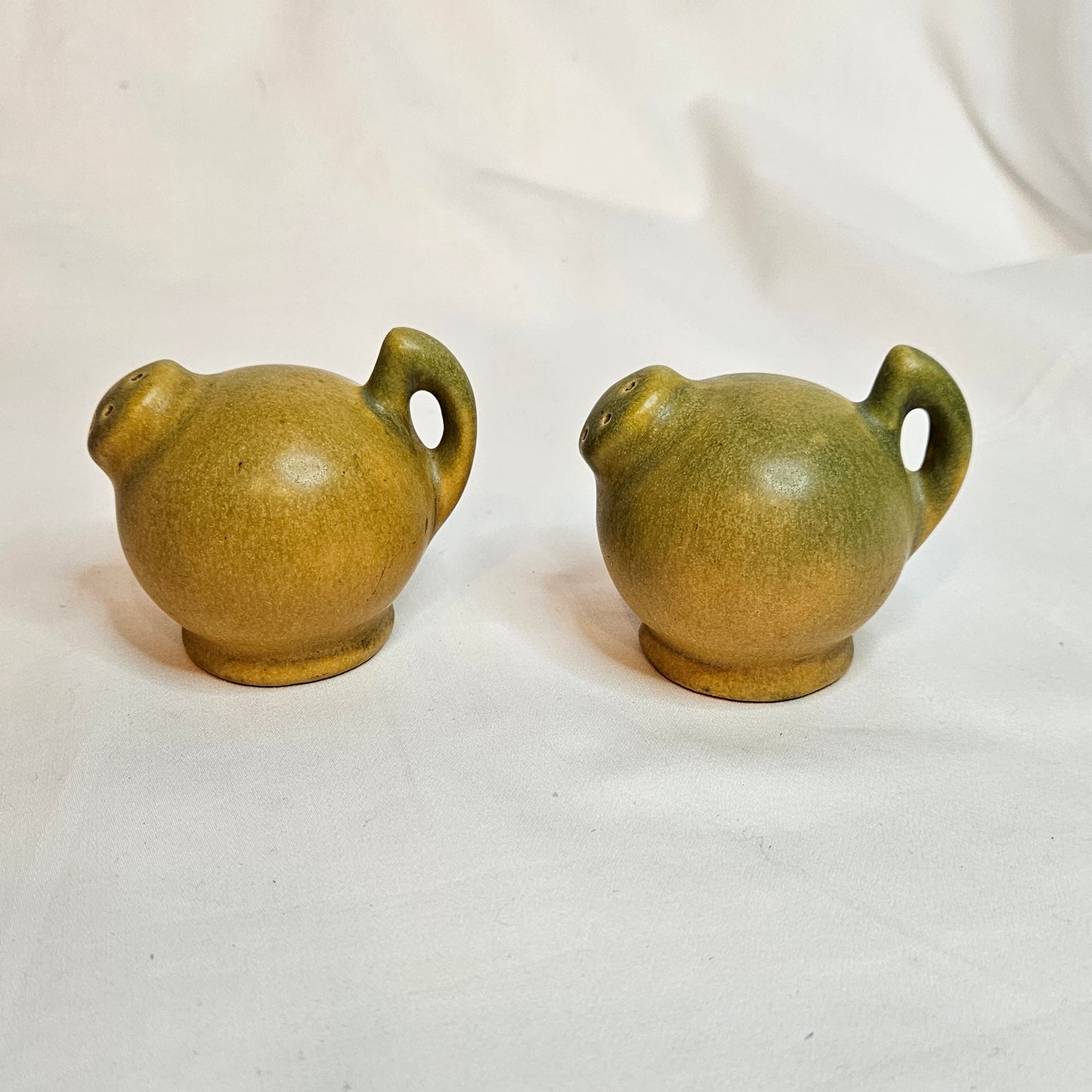 Niloak Pottery, vintage round salt and pepper shakers,  1940s