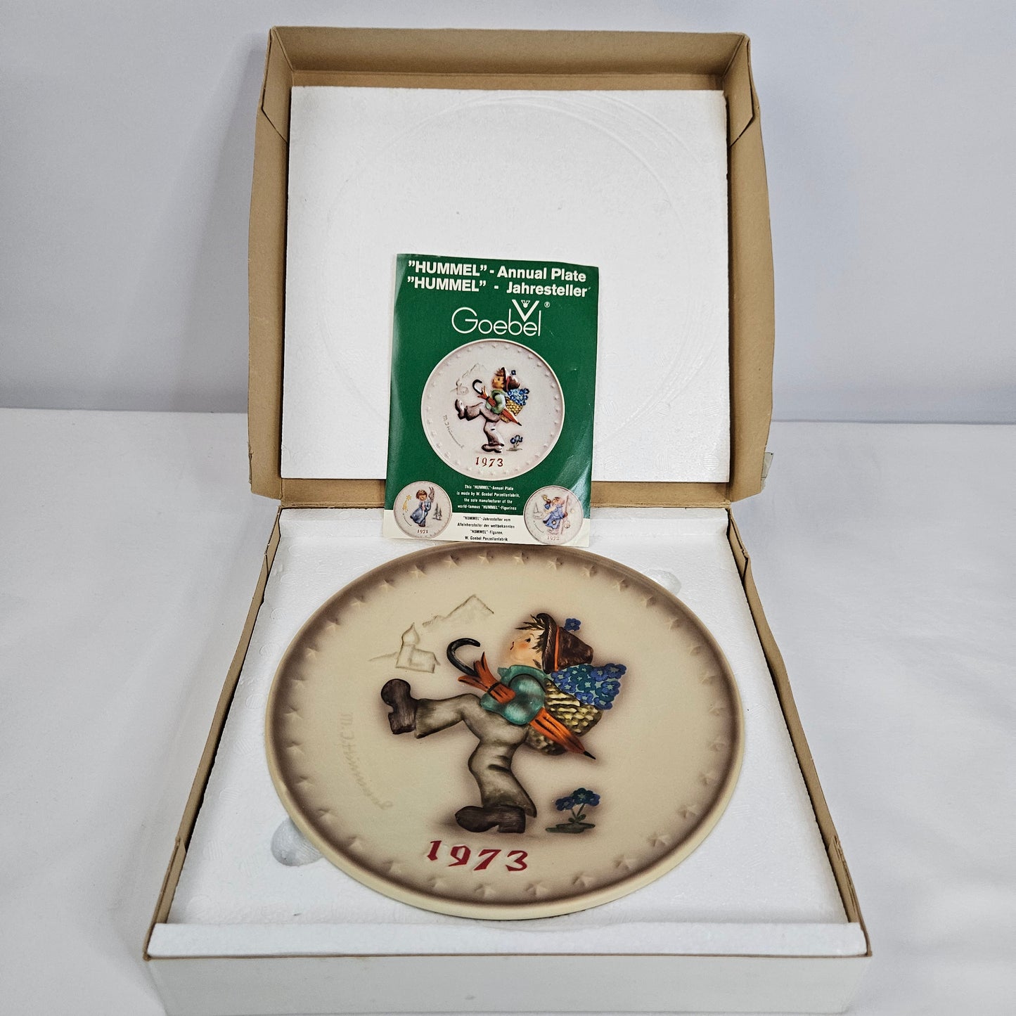 Hummel Annual Plate by Goebel, 1973 in original packaging.
