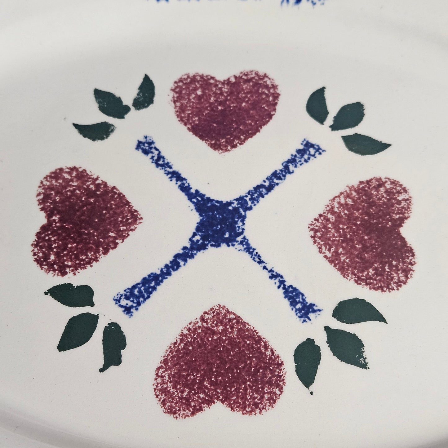 Spongeware oval platter with heart motif, 10x15,