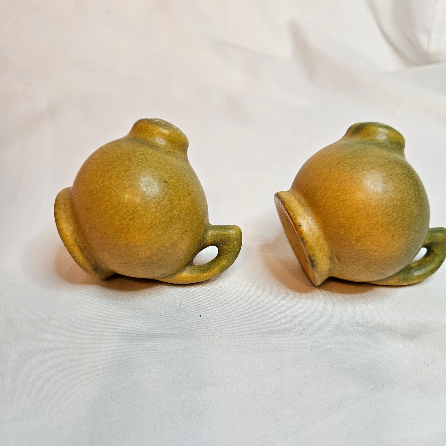 Niloak Pottery, vintage round salt and pepper shakers,  1940s