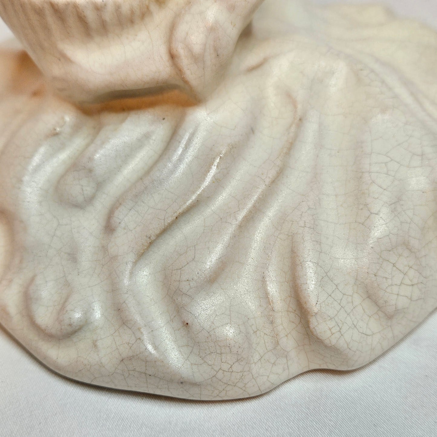 Rare, Vintage Niloak Pottery sitting Southern Belle planter, Ivory