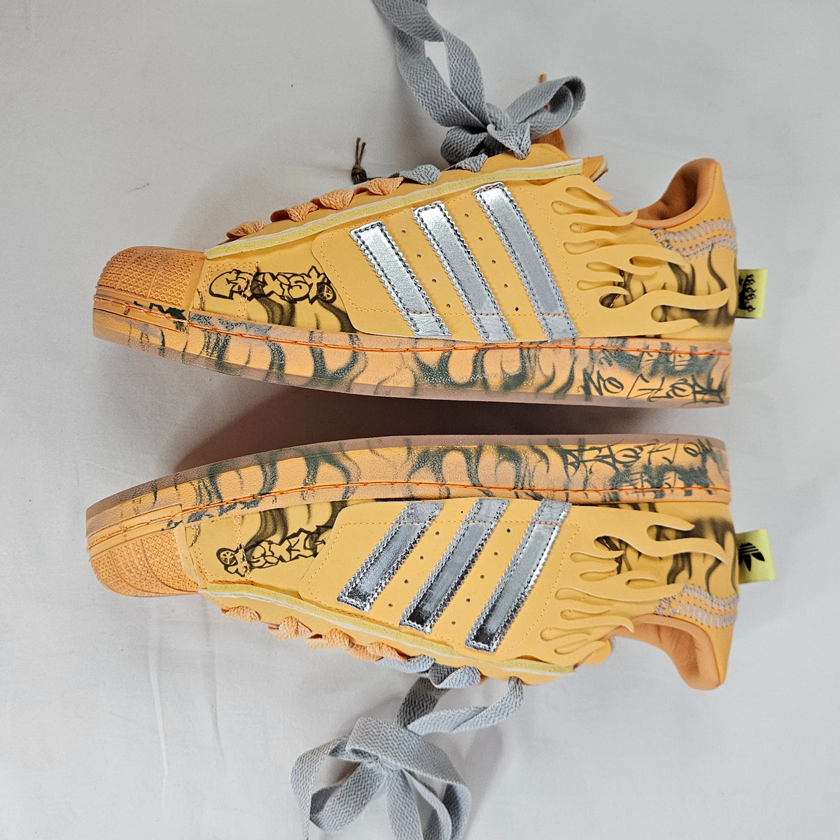 Adidas Superstar LA1501 Hellstar Hazy Orange Size 12M 13W New
