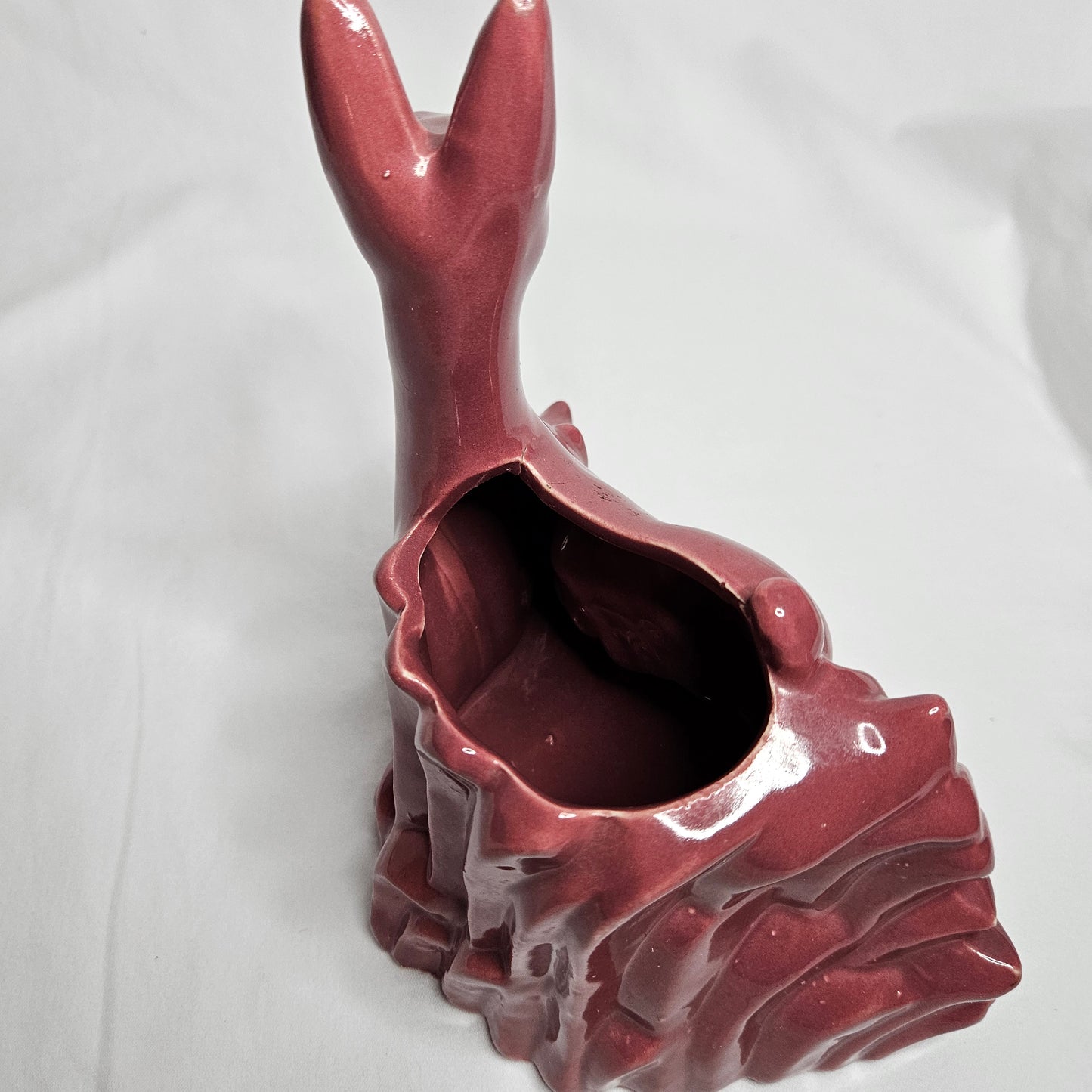 Vintage Niloak planter, Doe with fawn, Fox Red glossy glaze, 7.5 inches