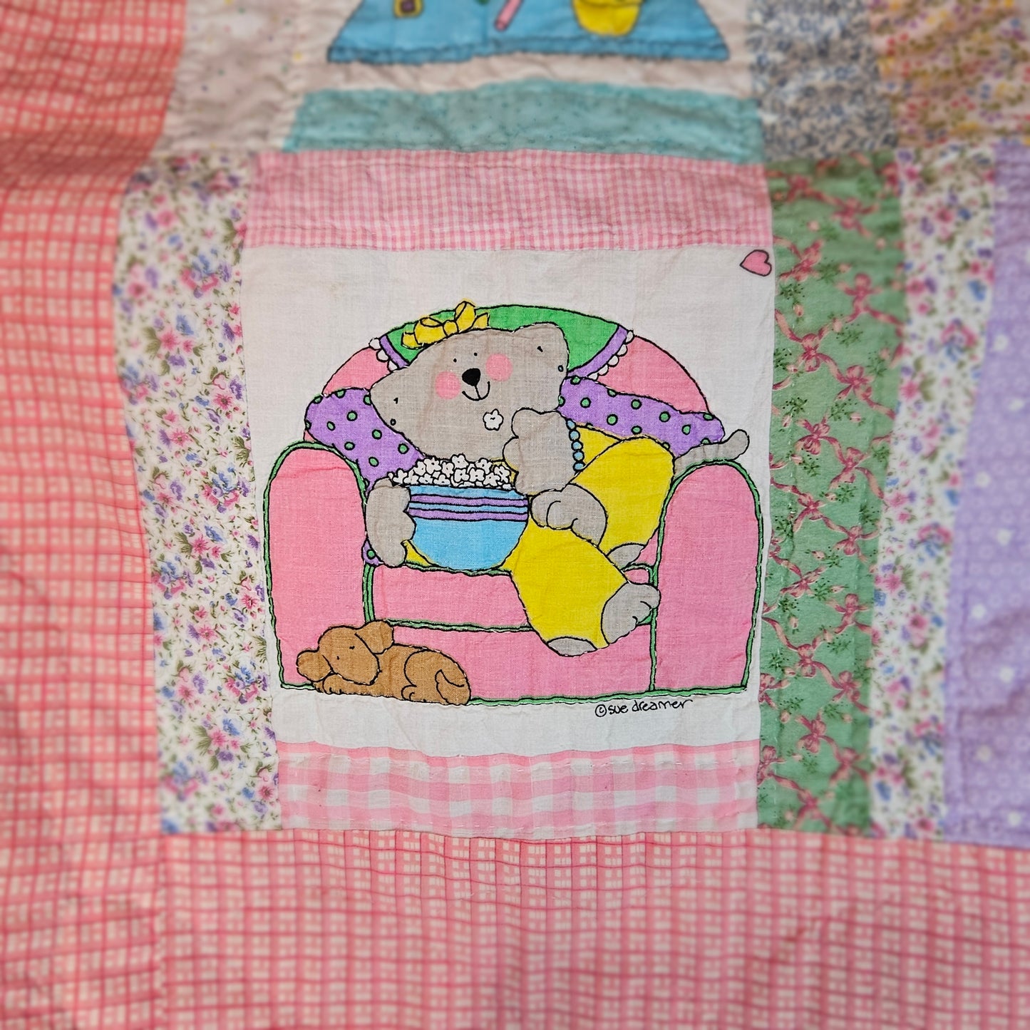 Vintage hand-quilted Sue Dreamer bear quilt, 66 x 58 inches
