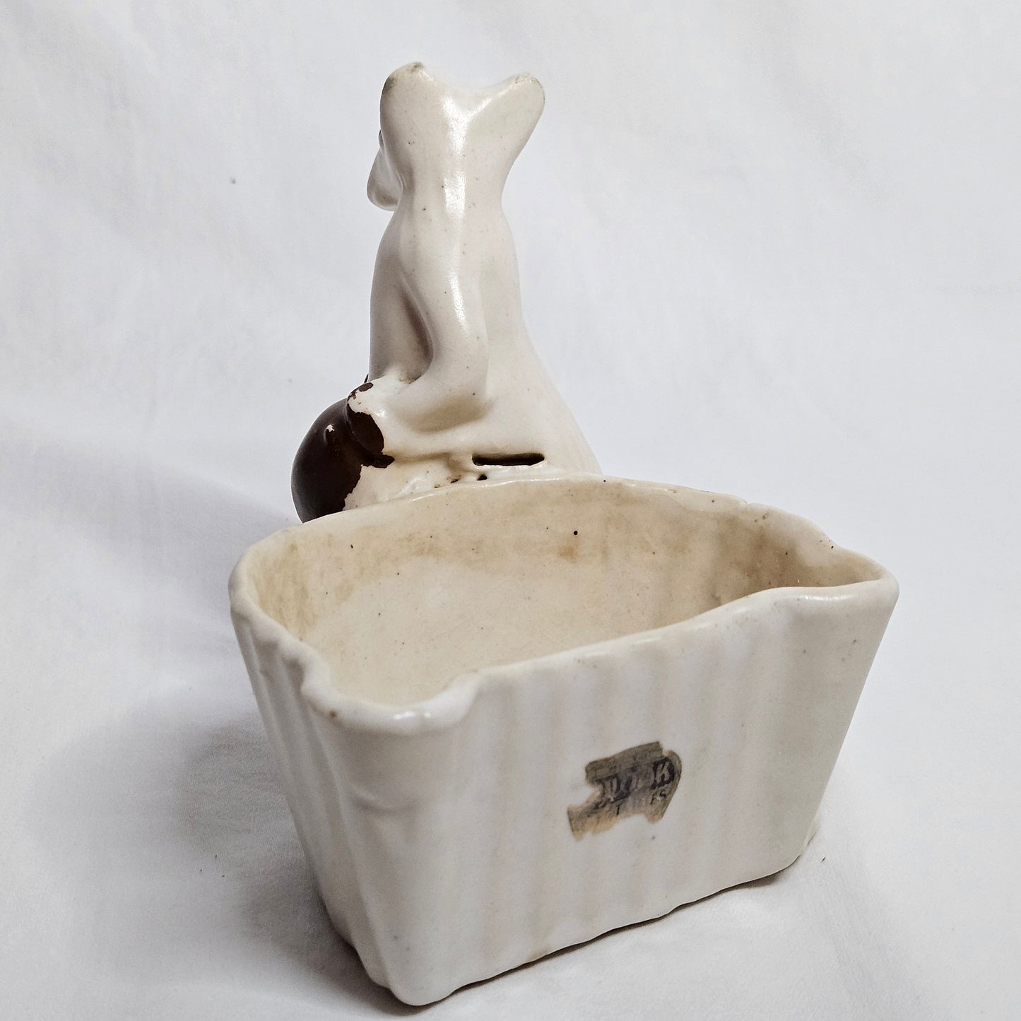 Vintage Niloak Kangaroo planter, WWII era