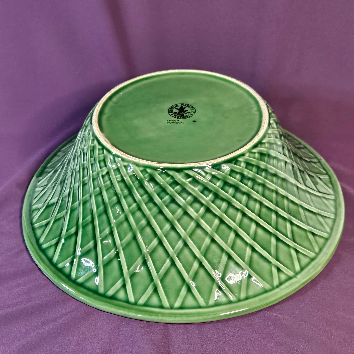 Vintage BORDALLO PINHEIRO Portugal - 13" Green Serving Bowl, Lattice with Grapevines