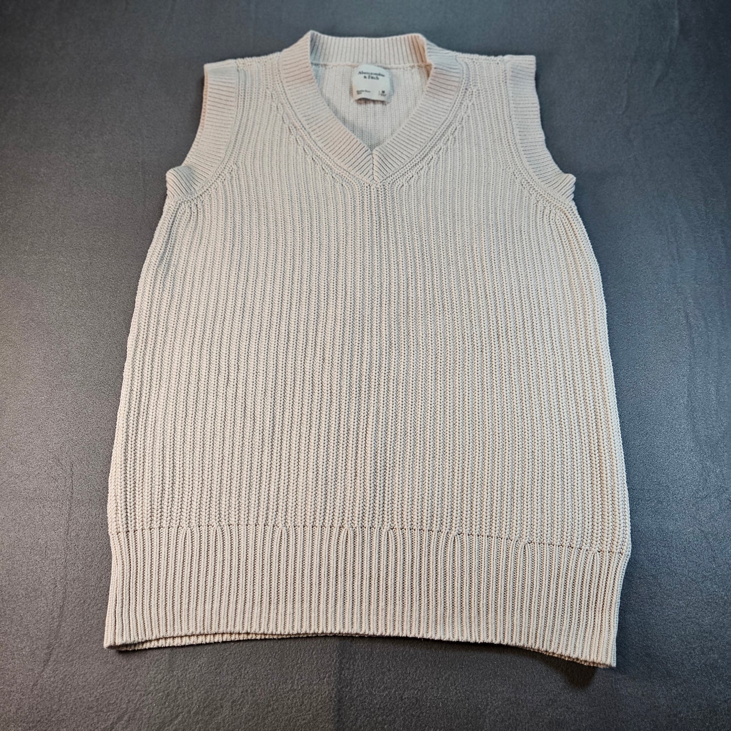 Abercrombie and Fitch white, sleeveless, v-neck tunic sweater, medium