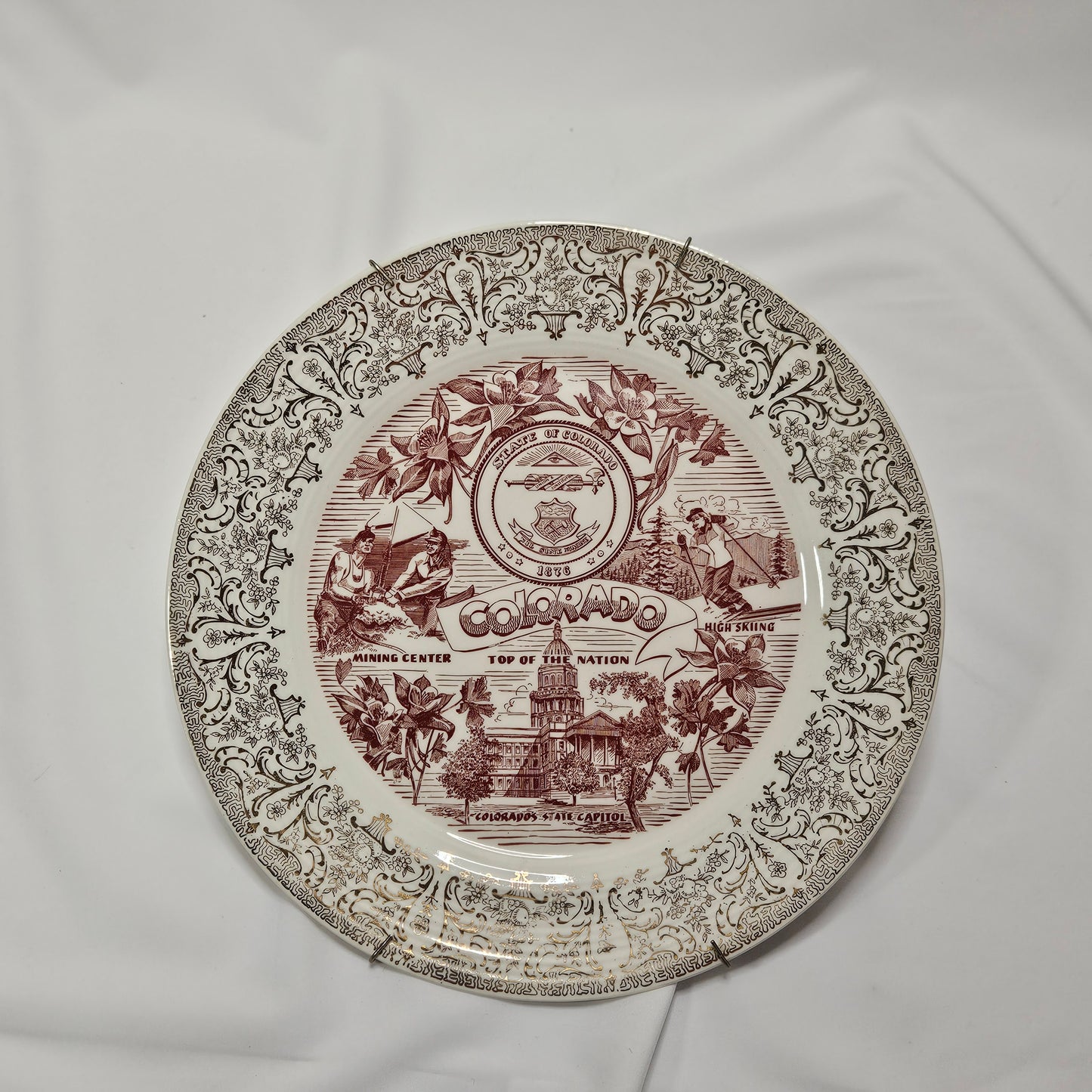 Colorado State decorative plate with hanger, 10", red and gold