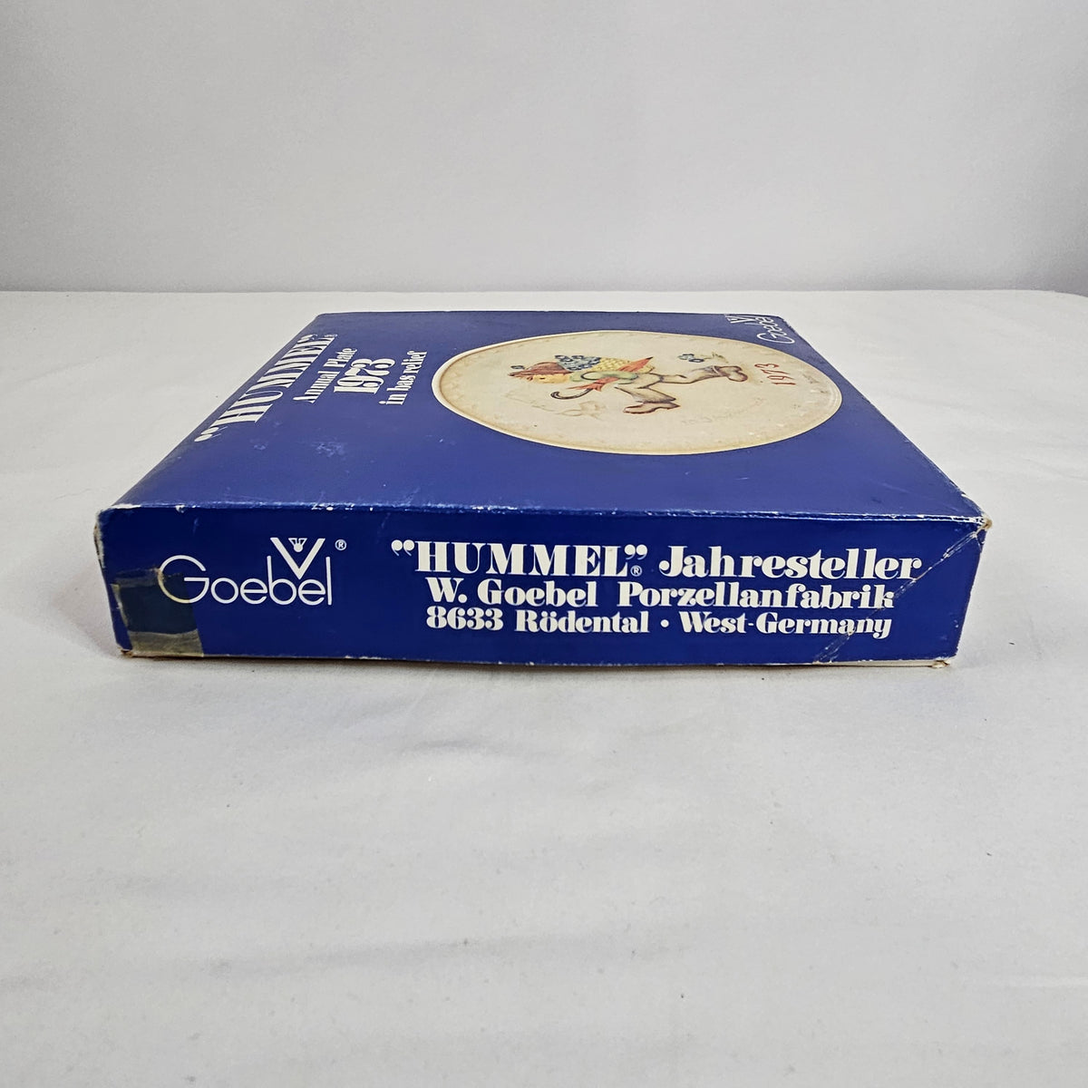 Hummel Annual Plate by Goebel, 1973 in original packaging.