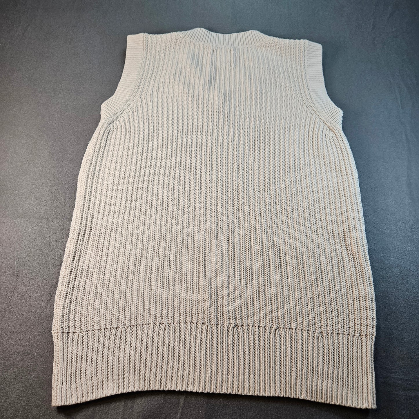 Abercrombie and Fitch white, sleeveless, v-neck tunic sweater, medium