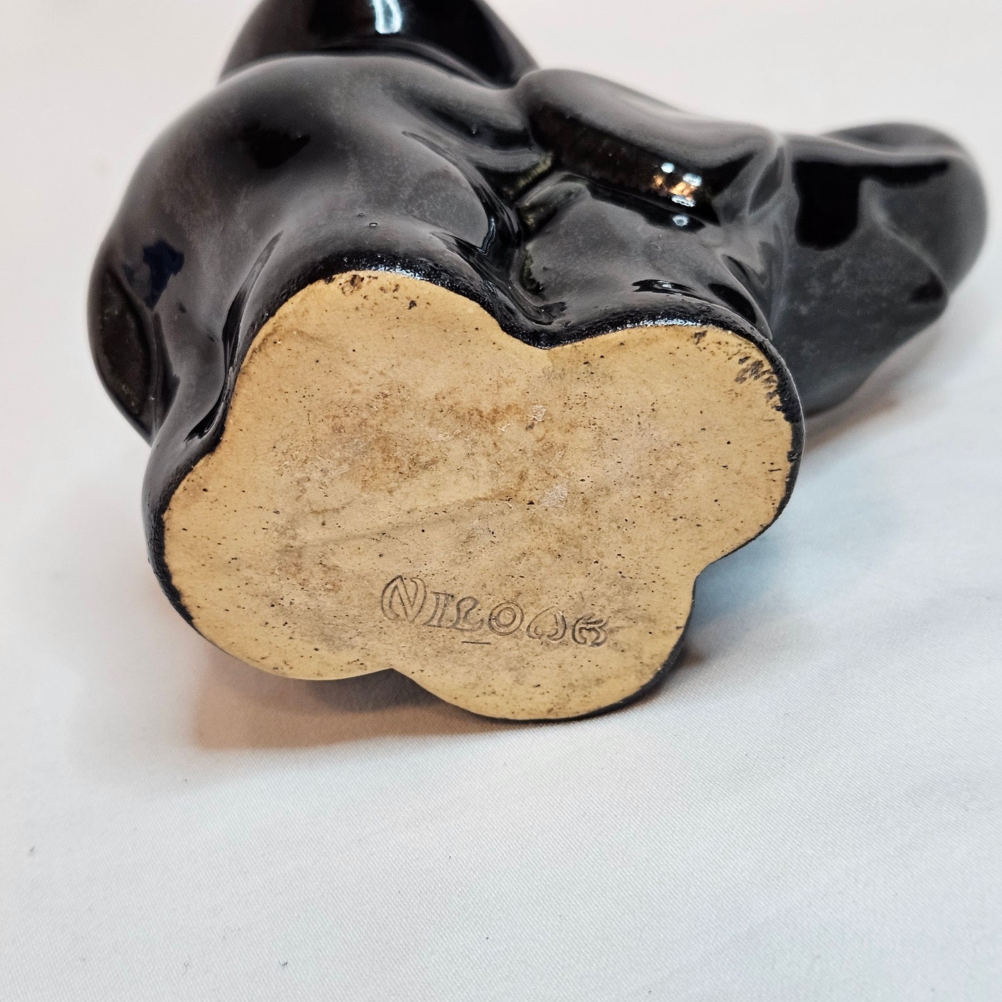 Vintage Niloak Elephant planter, glossy black